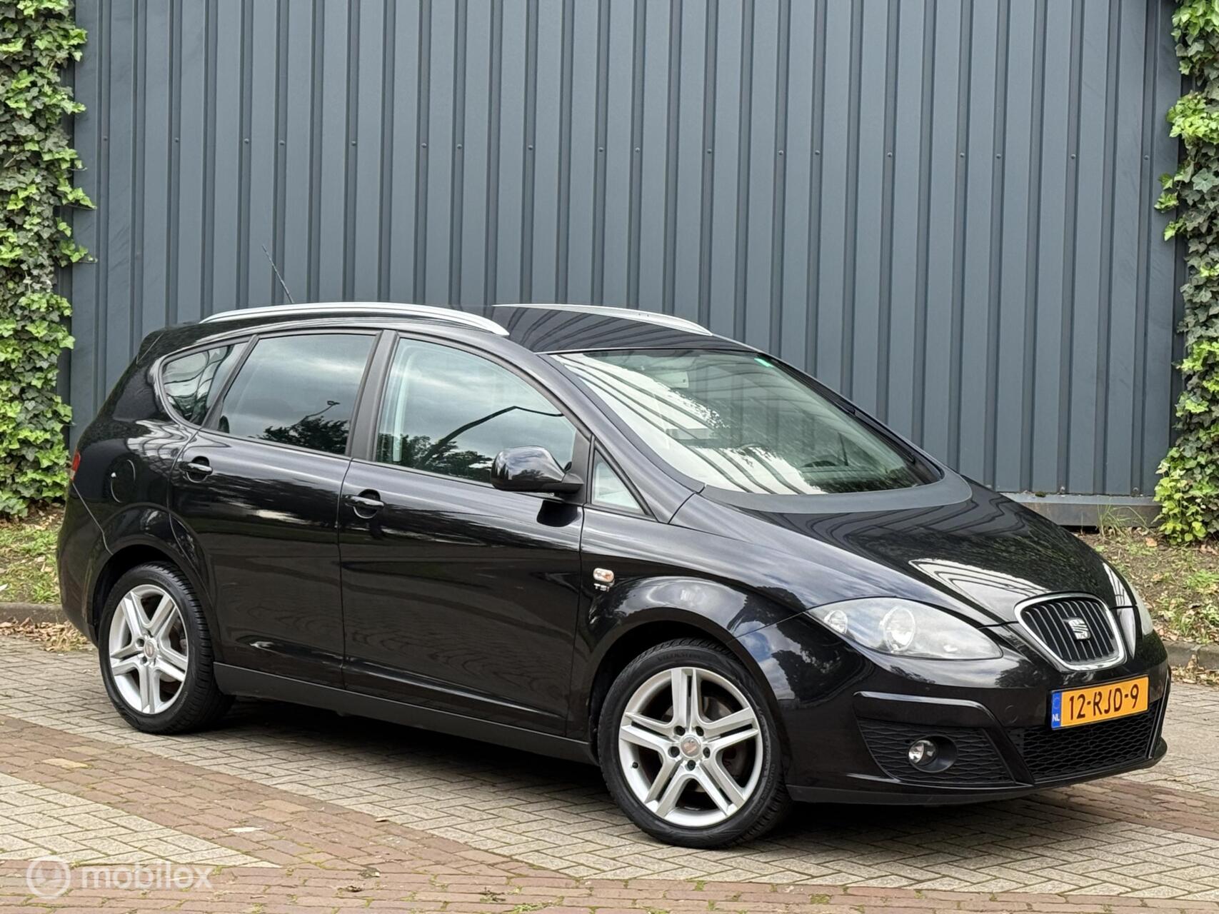 Seat Altea XL 1.2 TSI COPA |Camera|CarPlay|Cruise|Trekhaak 2011 - voorkant