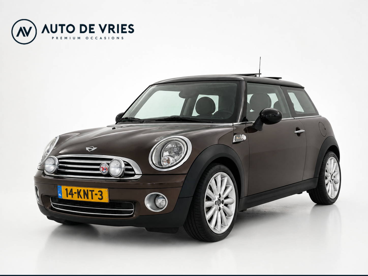 Mini Cooper 1.6 120pk Cooper Business Line | Airco | Leder | Stoelverwarming | Panoramadak 2010 - voorkant