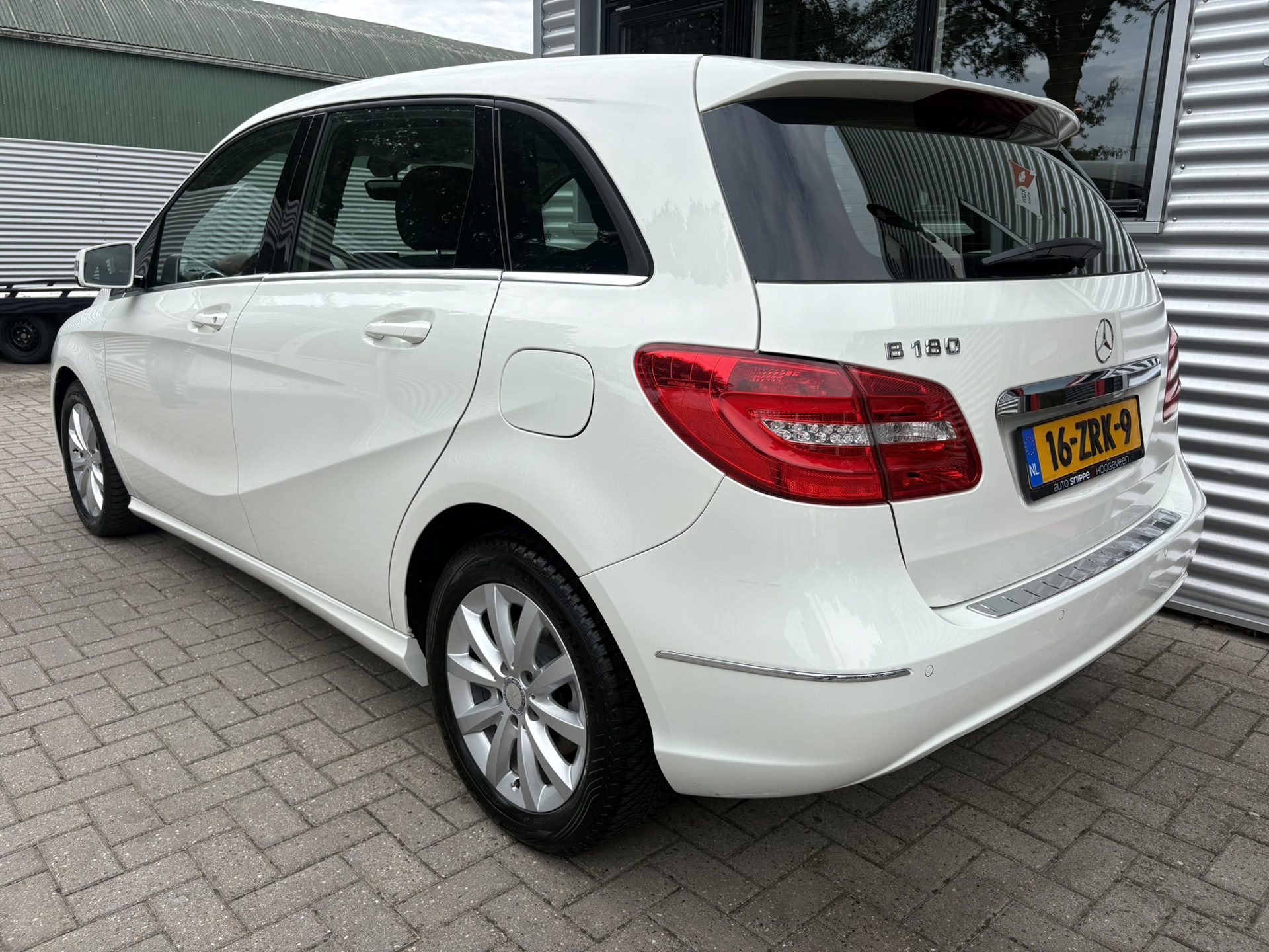 Foto van Mercedes-Benz B 180