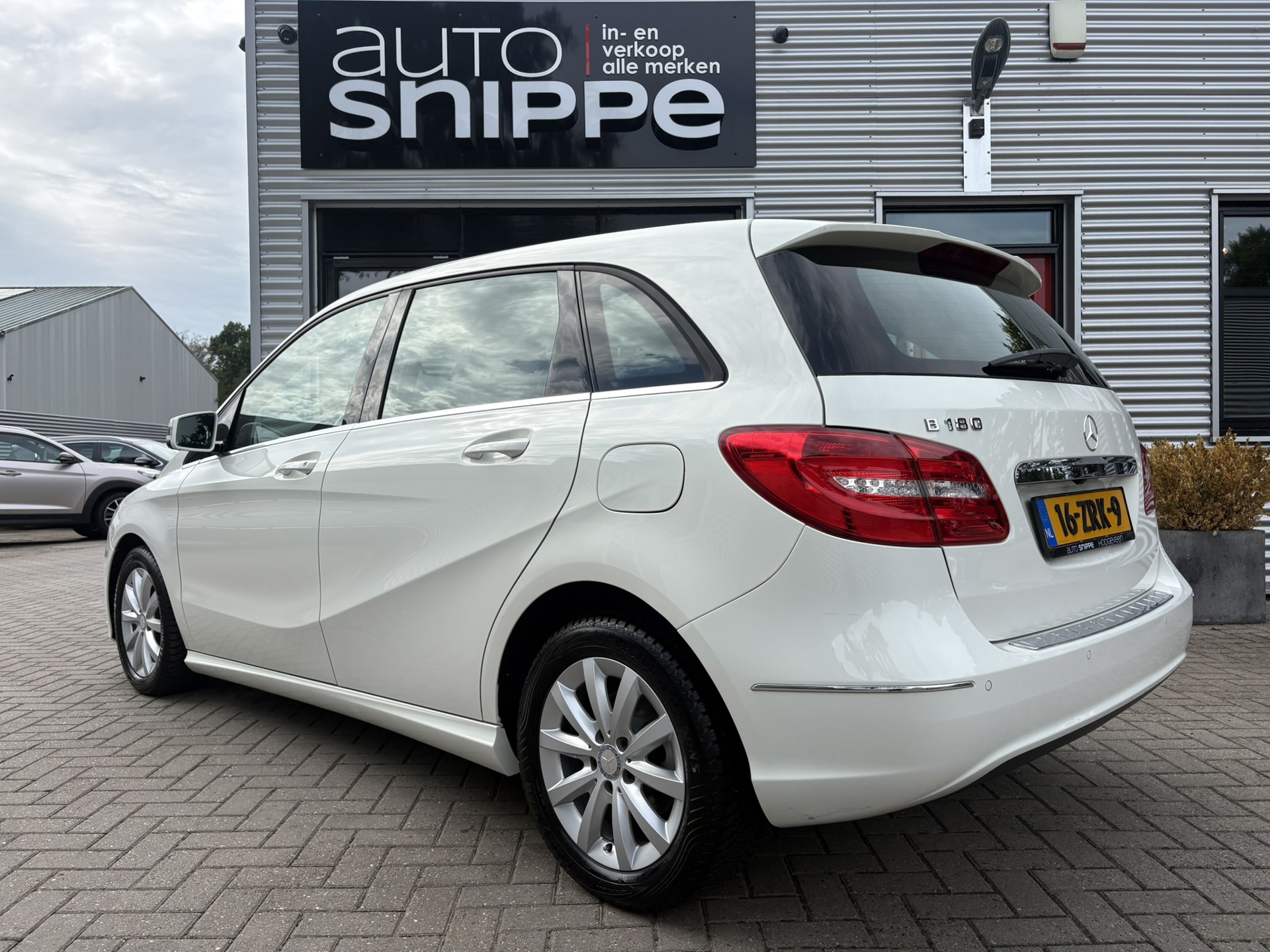Foto van Mercedes-Benz B 180