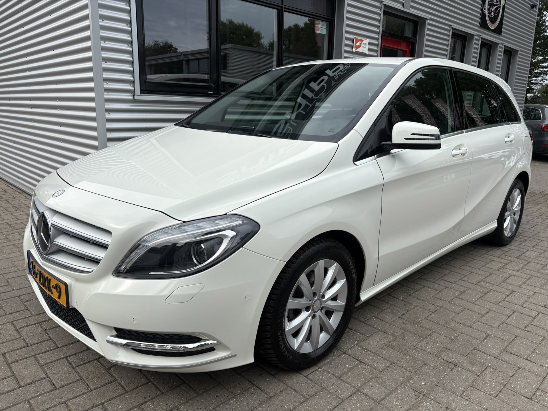 Foto van Mercedes-Benz B 180