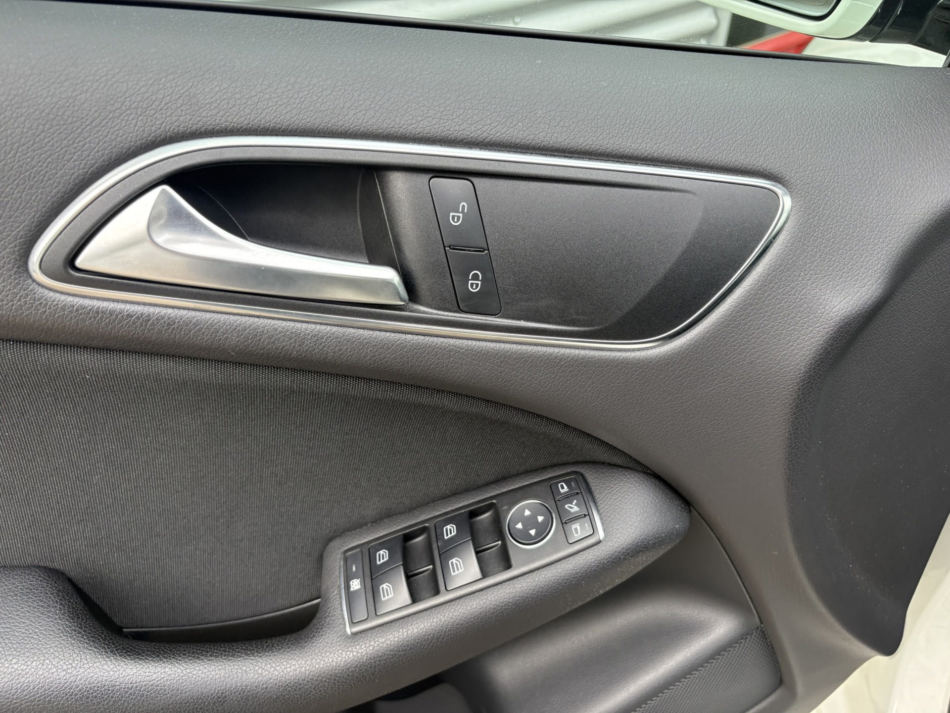 Foto van Mercedes-Benz B 180