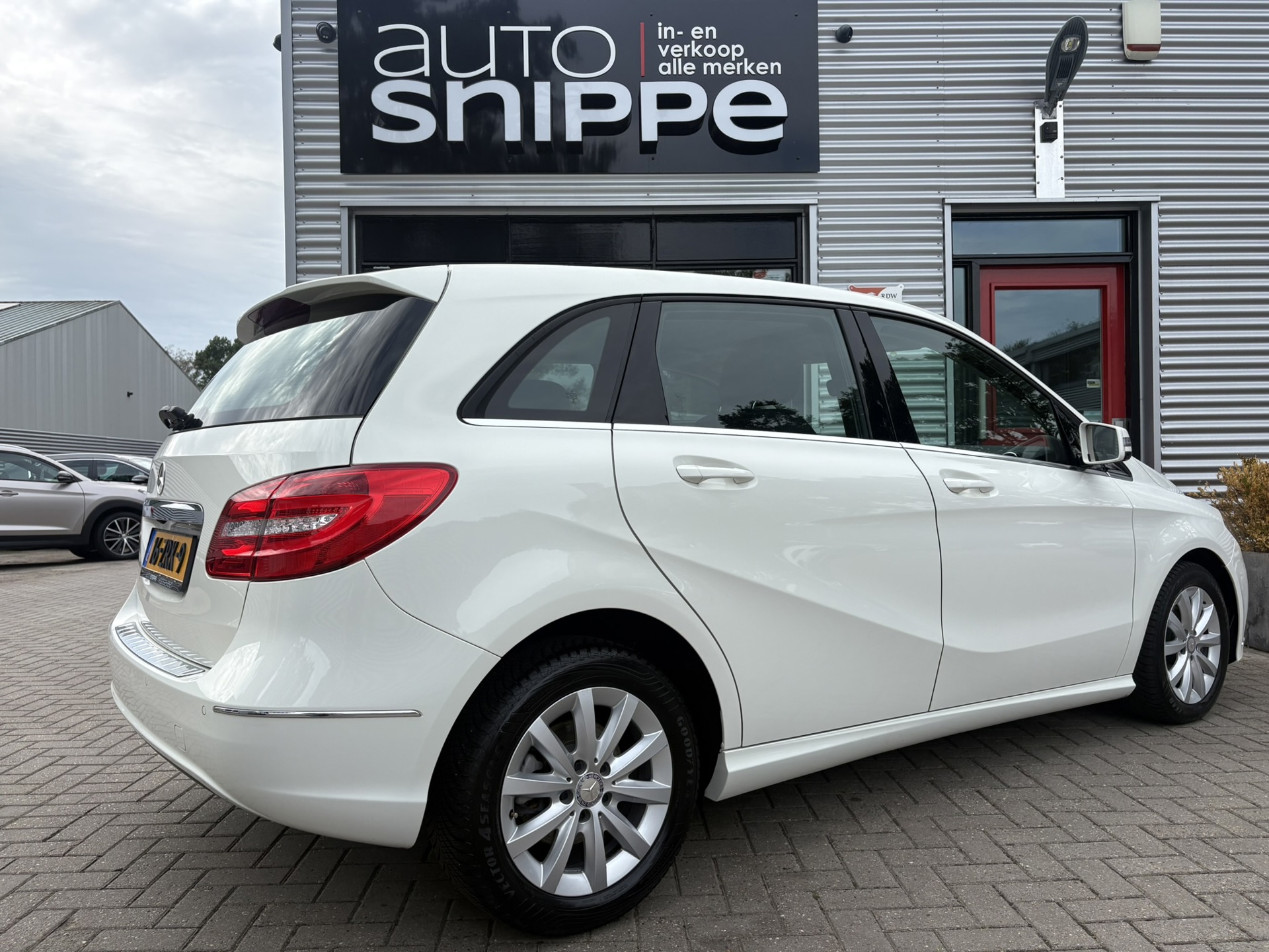 Foto van Mercedes-Benz B 180