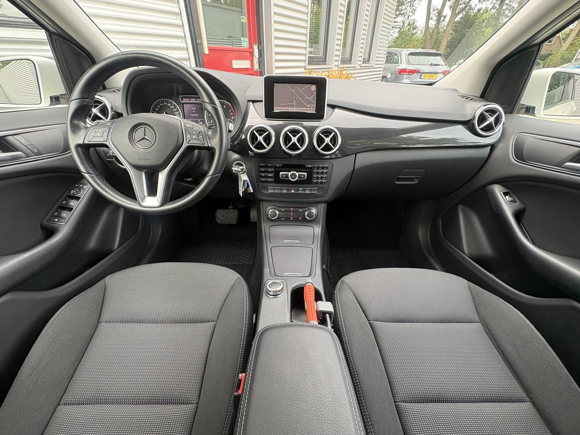 Foto van Mercedes-Benz B 180