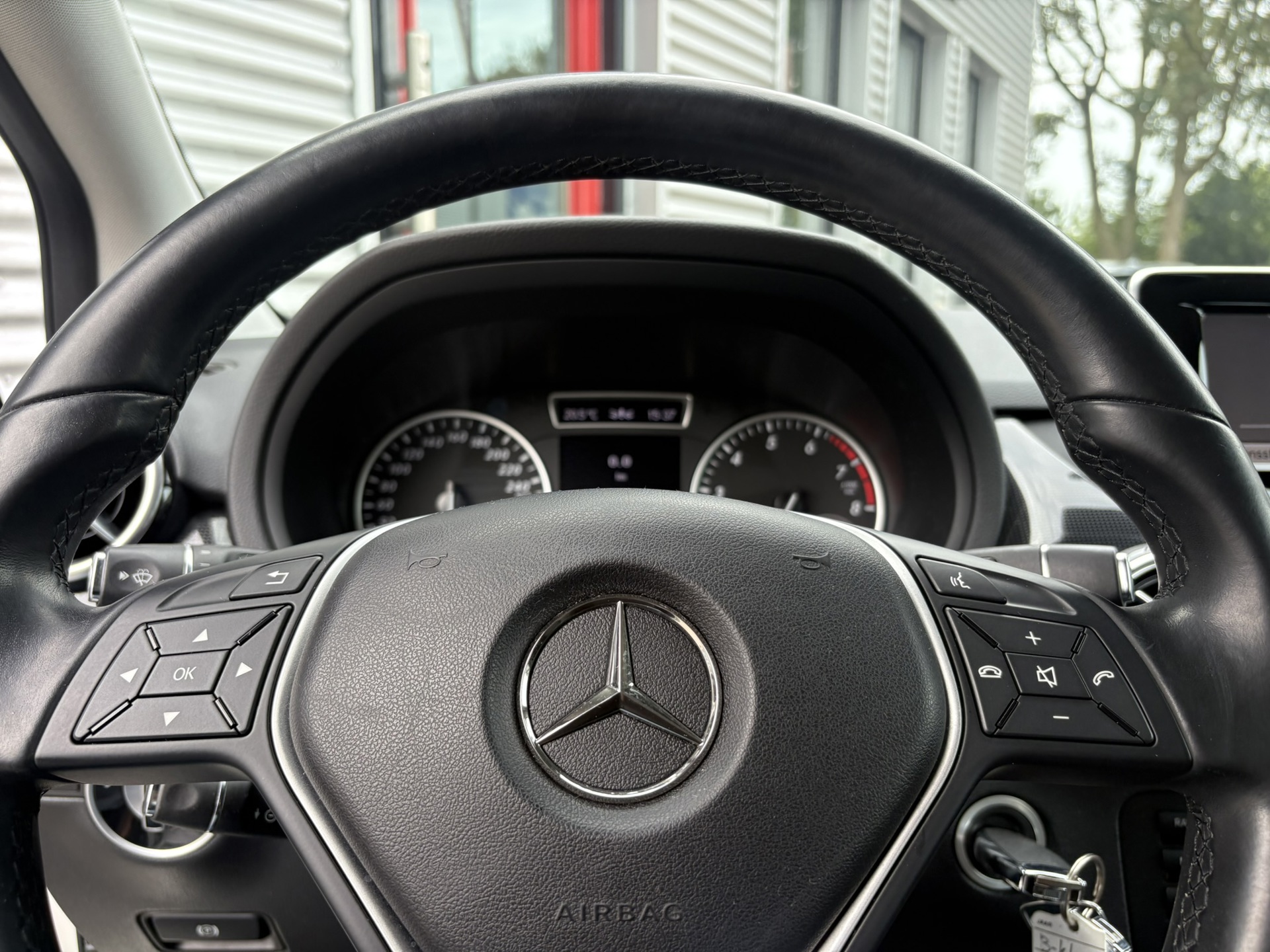 Foto van Mercedes-Benz B 180