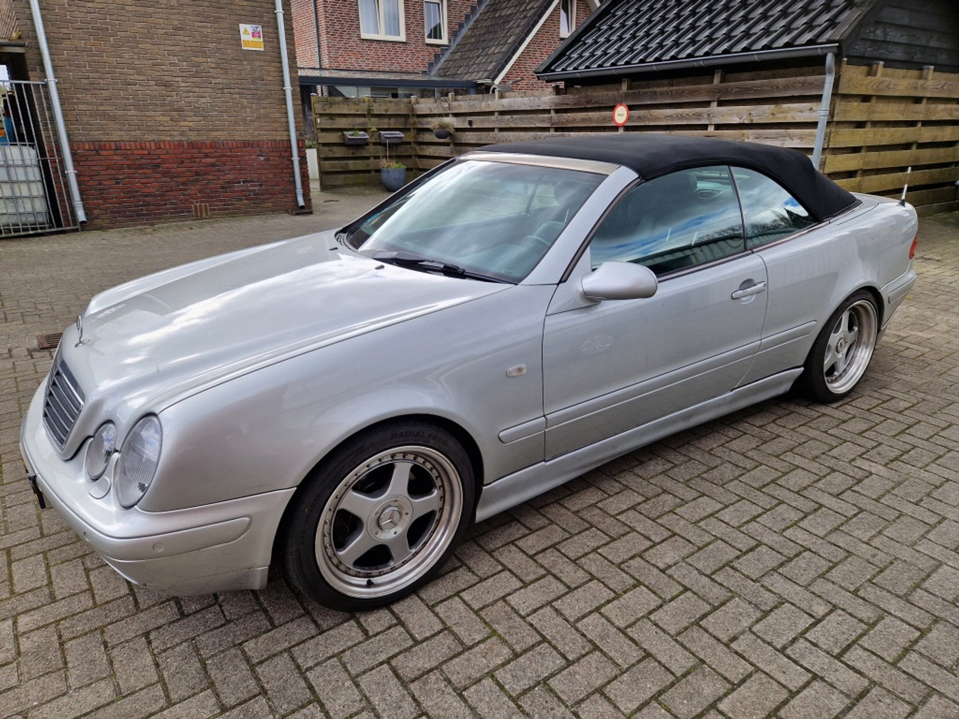 Foto van Mercedes-Benz CLK 320