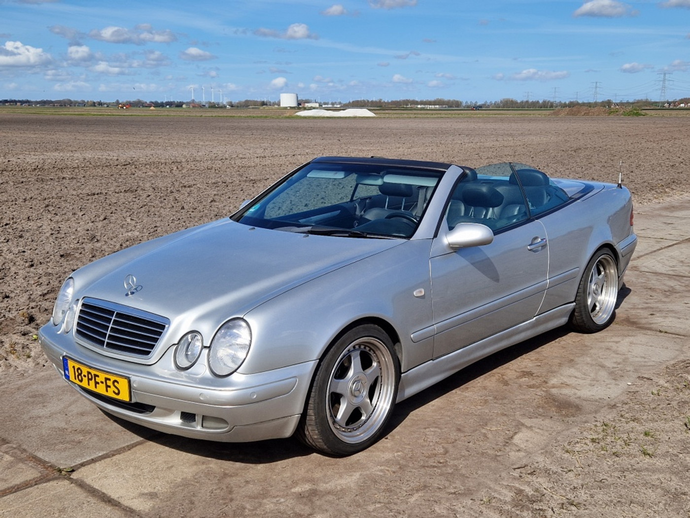 Foto van Mercedes-Benz CLK 320