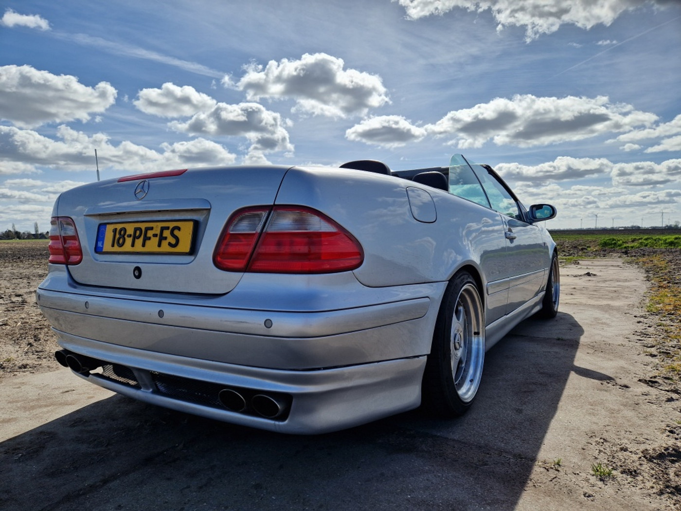 Foto van Mercedes-Benz CLK 320