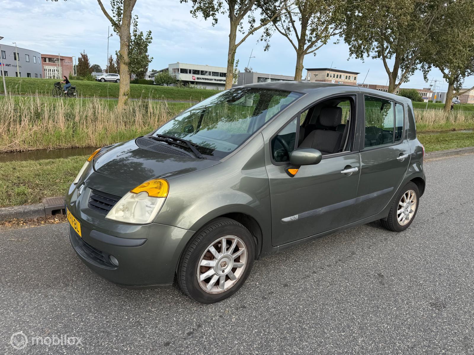 Renault Modus 1.2-16V Expression Comfort 2004 - voorkant