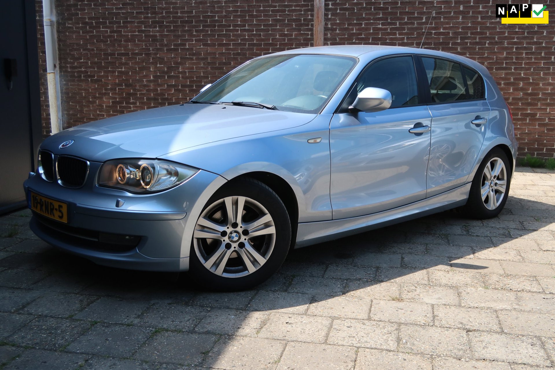BMW 116i 116i EffDyn. Ed. Business Line Ultimate Edition *Rijklaarprijs *Lederen bekleding *multimedia scherm *Stoelverwarming 2011 - voorkant