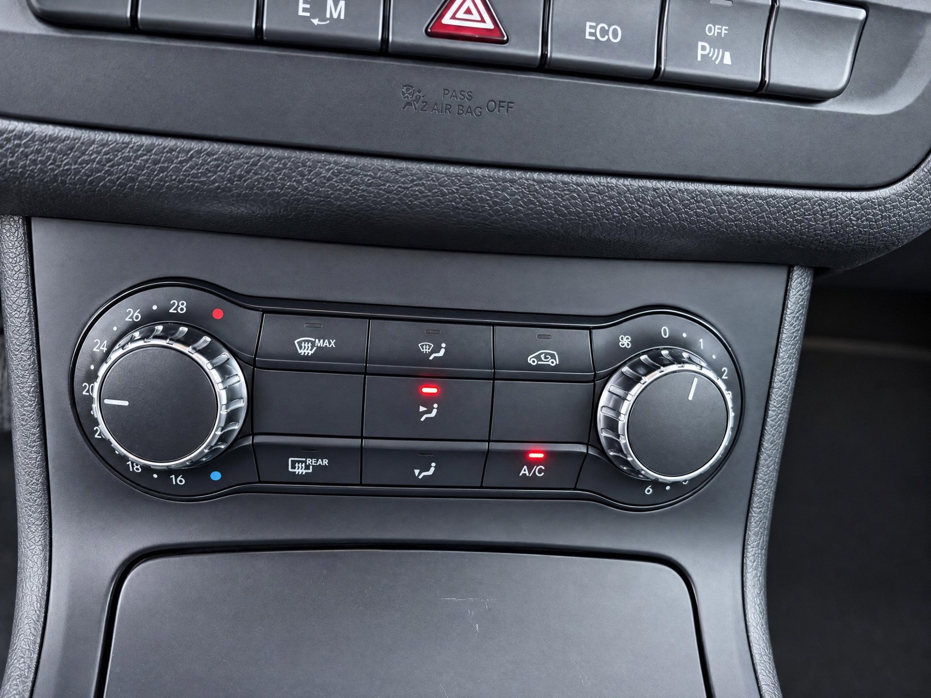 Foto van Mercedes-Benz B 180