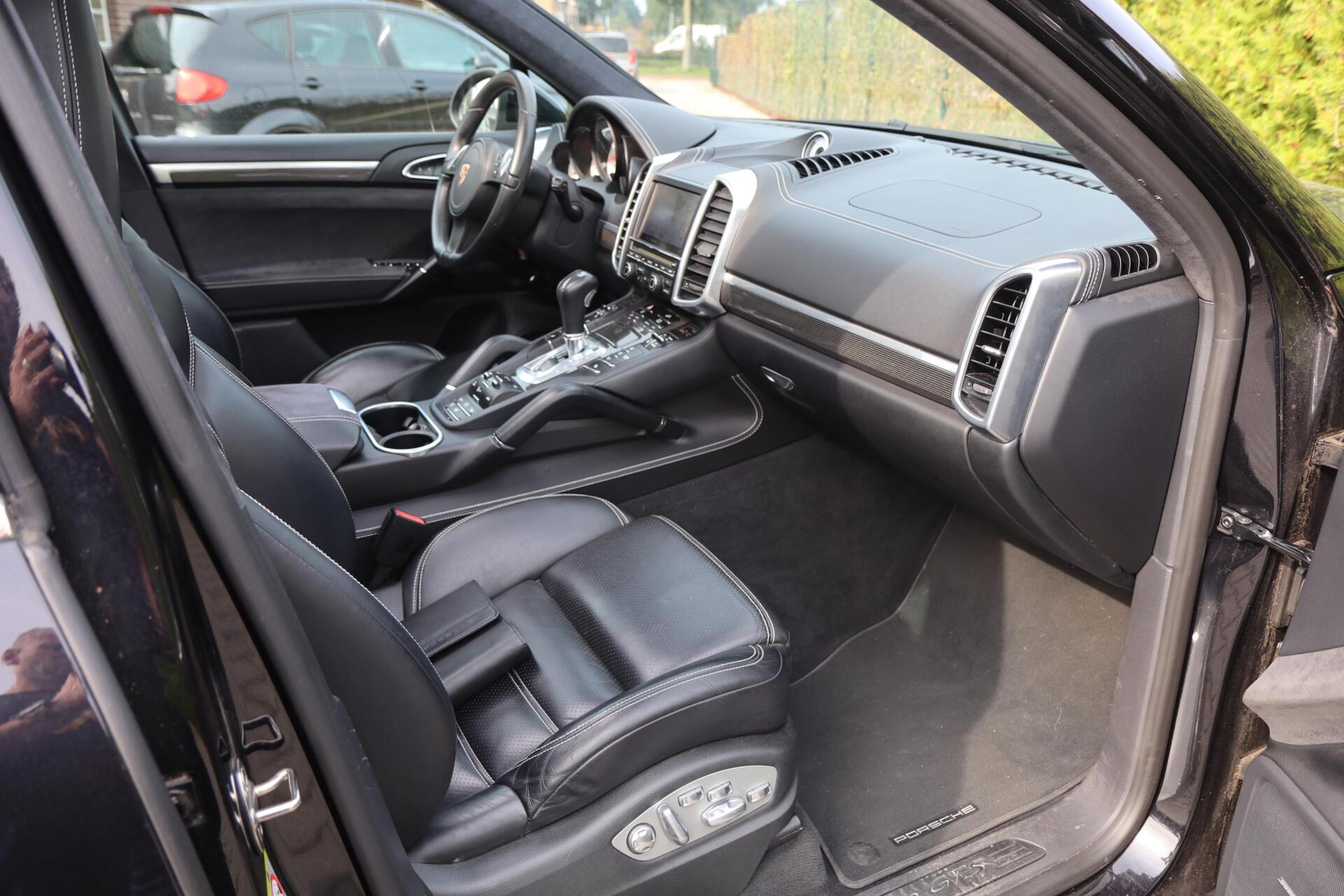 Foto van Porsche Cayenne GTS