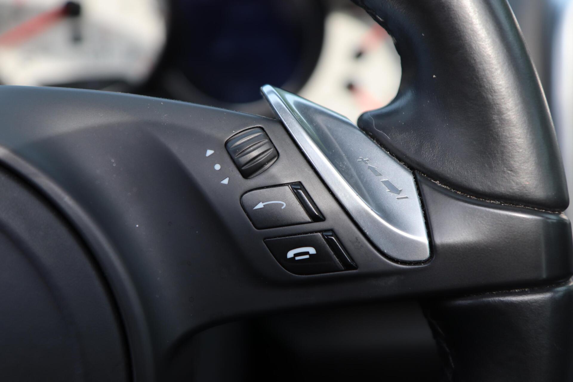 Foto van Porsche Cayenne GTS