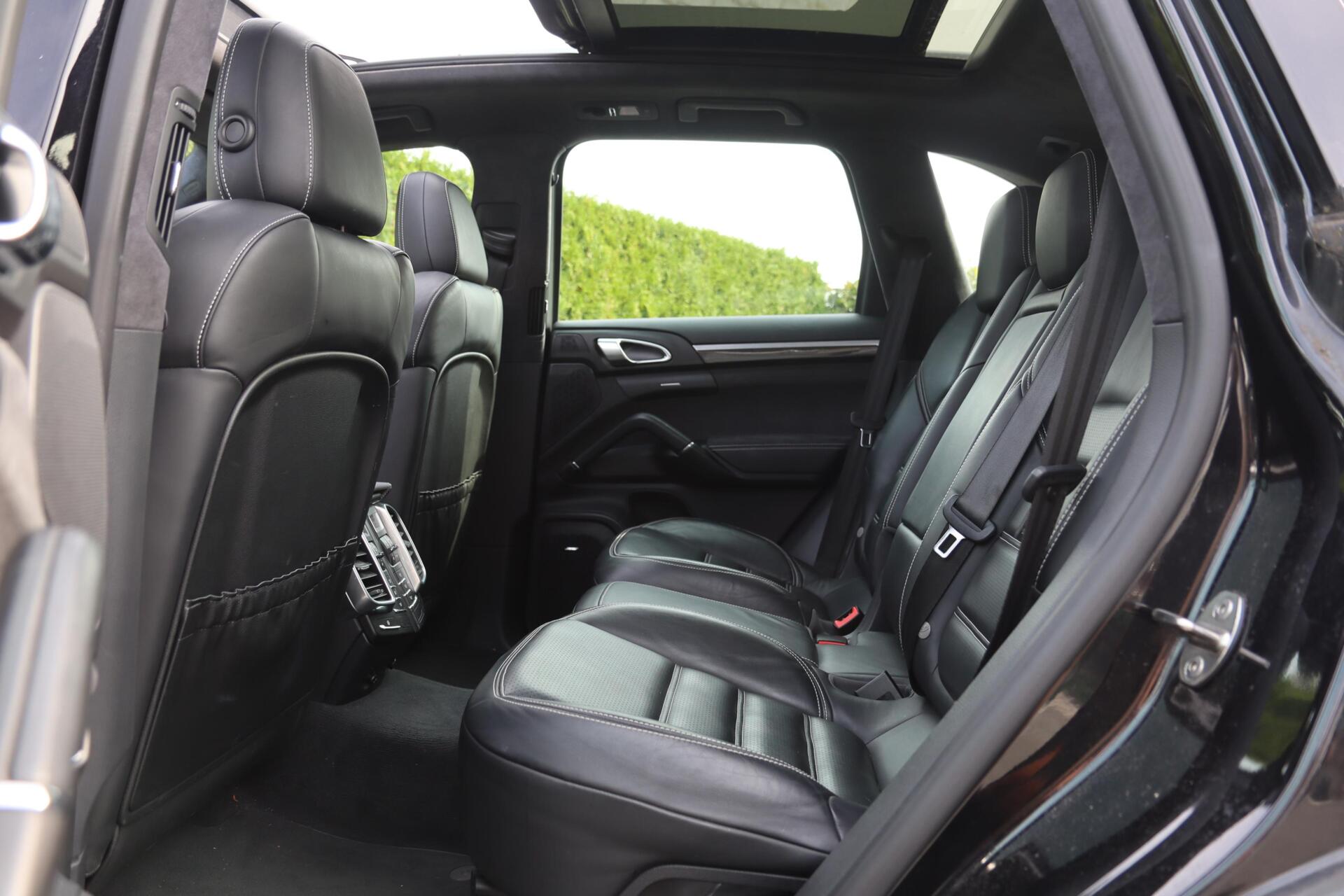 Foto van Porsche Cayenne GTS