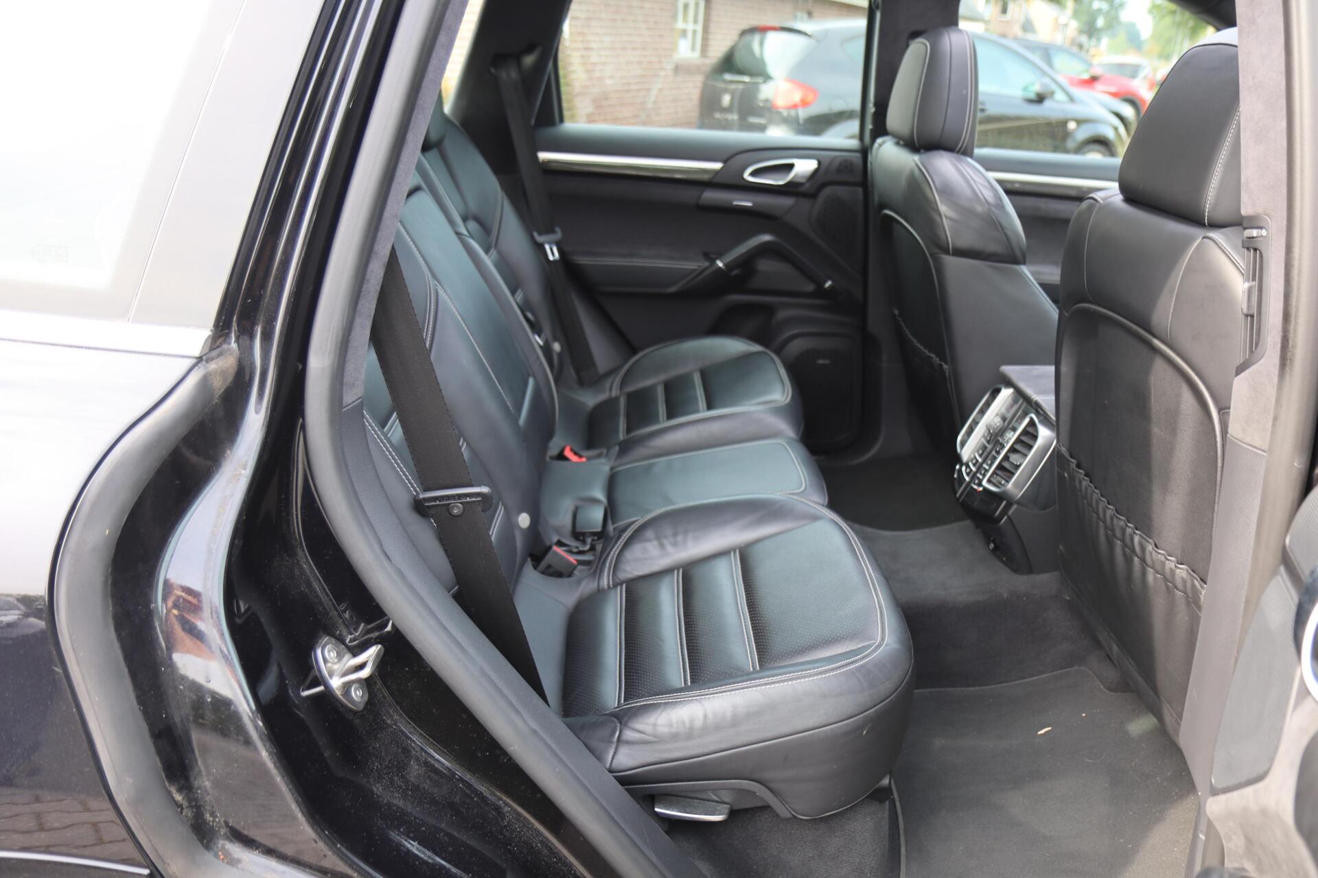 Foto van Porsche Cayenne GTS