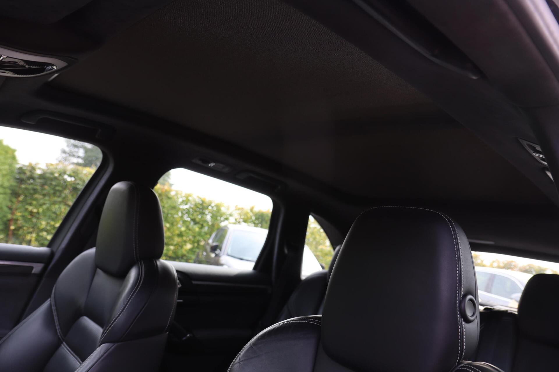 Foto van Porsche Cayenne GTS