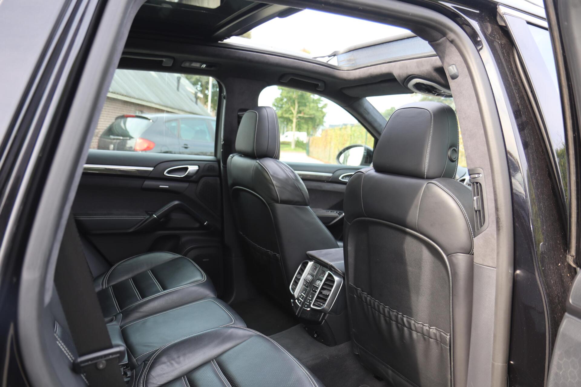Foto van Porsche Cayenne GTS