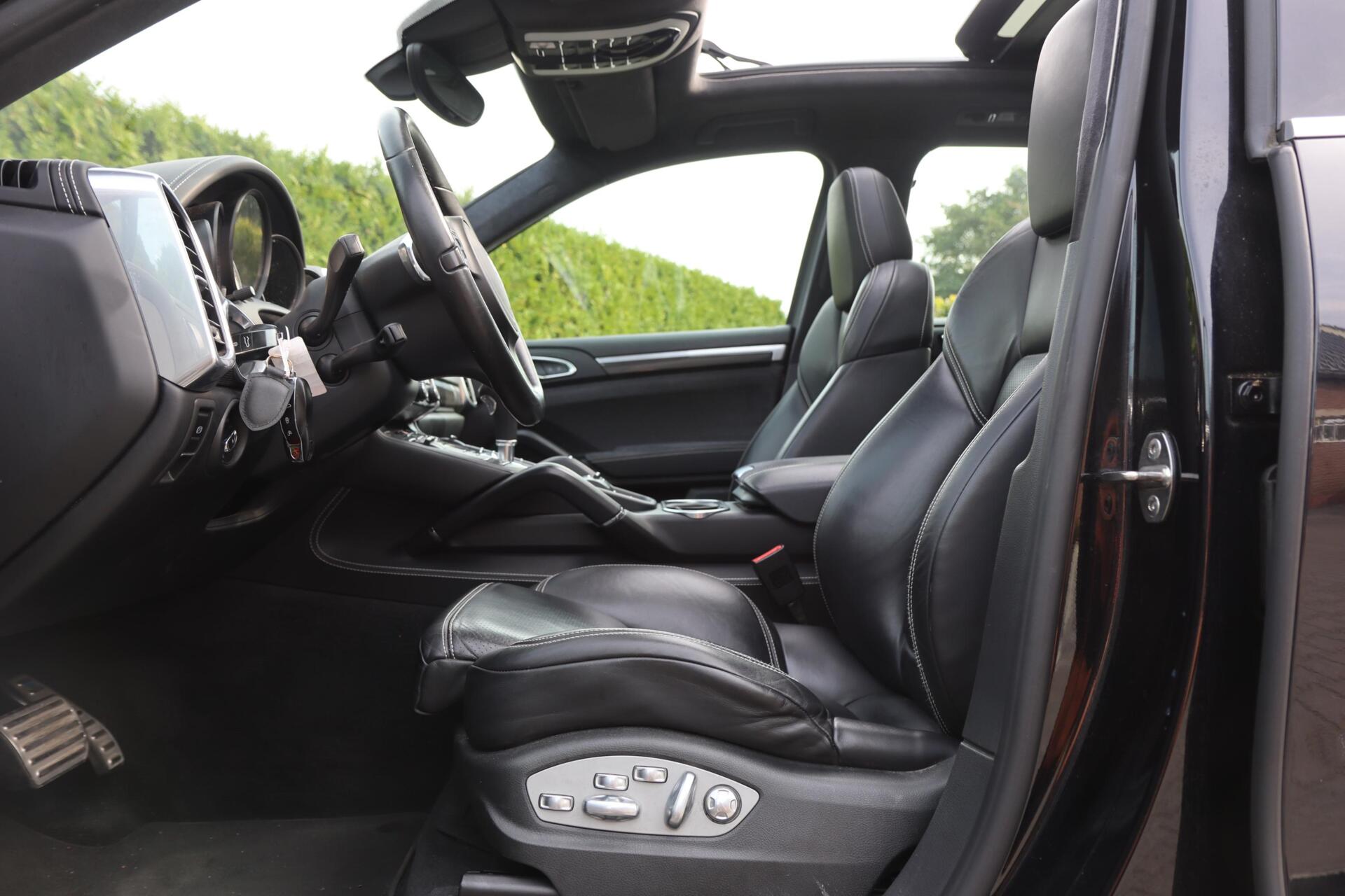 Foto van Porsche Cayenne GTS