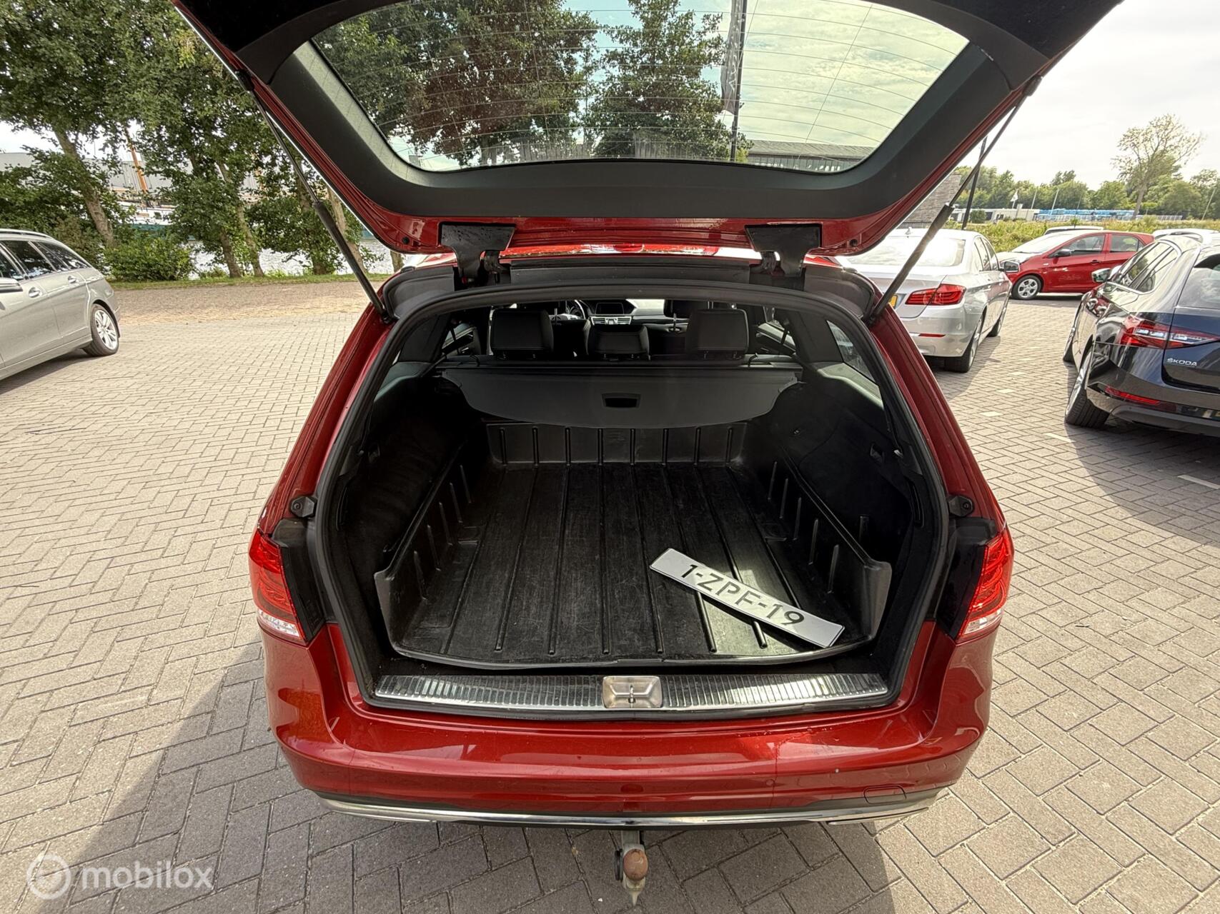 Foto van Mercedes-Benz E 220 Bluetec