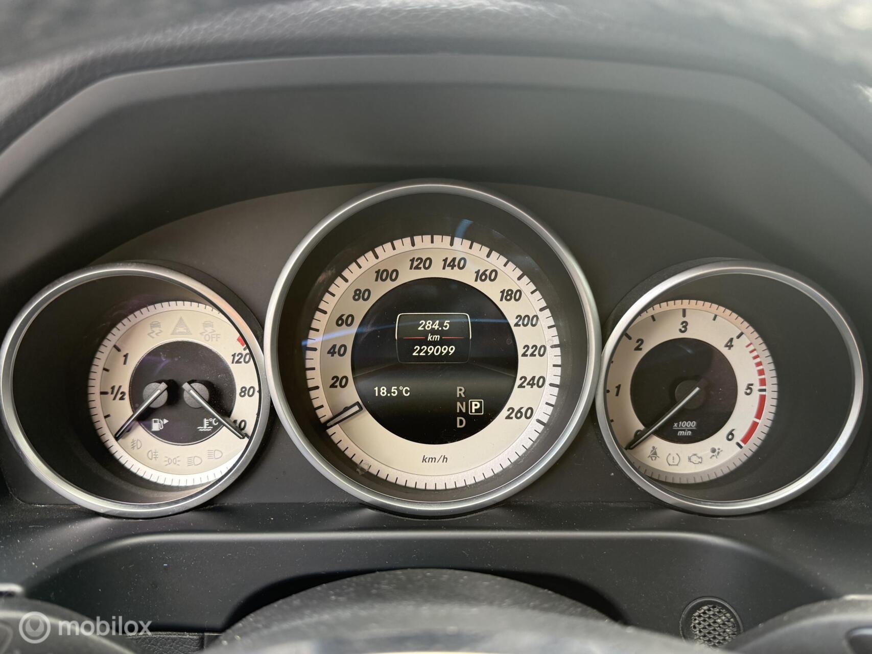 Foto van Mercedes-Benz E 220 Bluetec