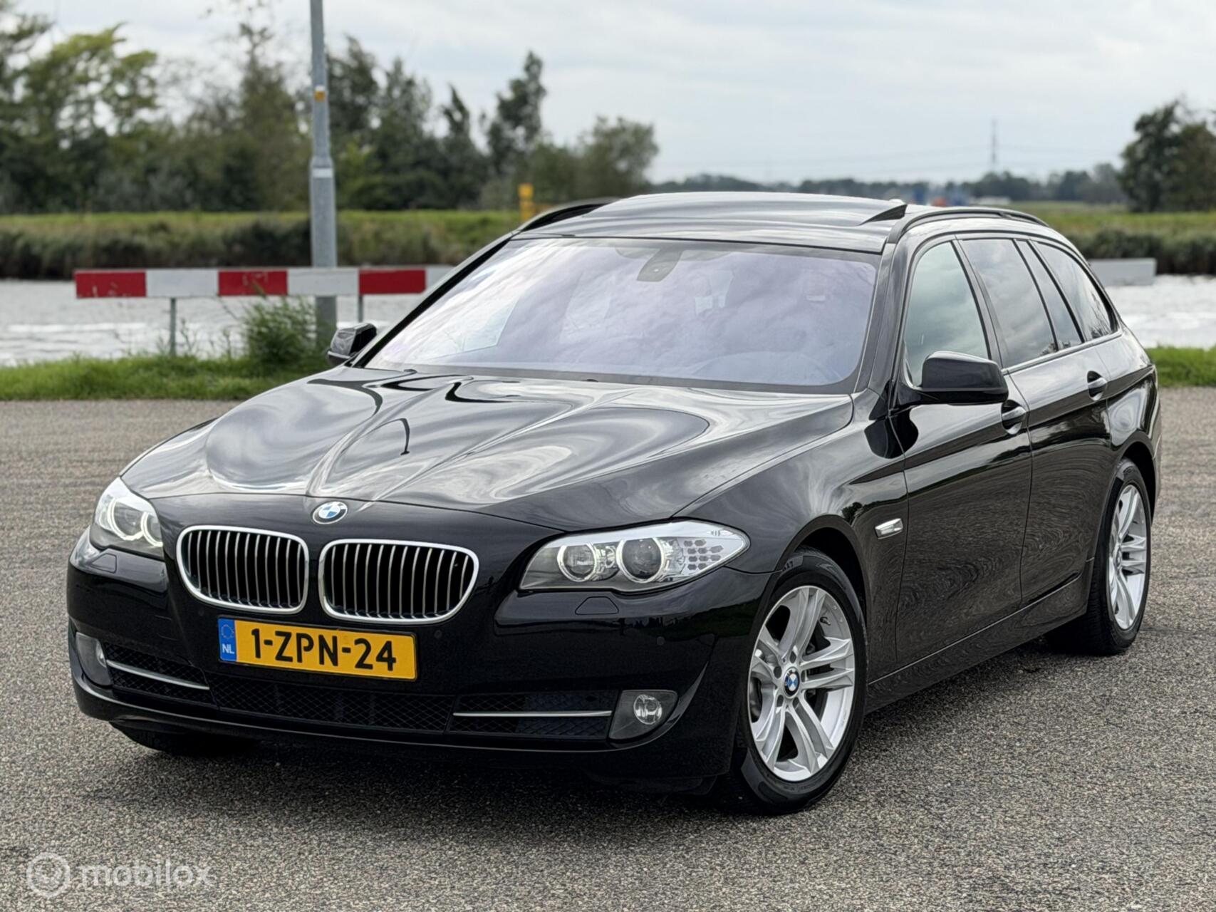 BMW 5er Reihe 528i High Executive, Head Up !! 2011 - voorkant