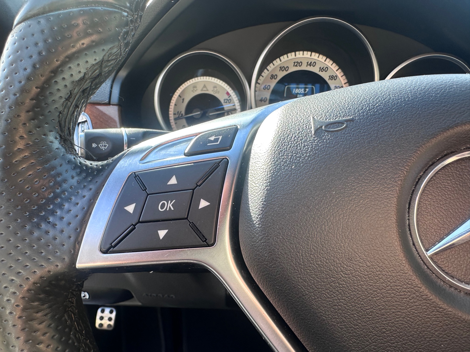 Foto van Mercedes-Benz E 200