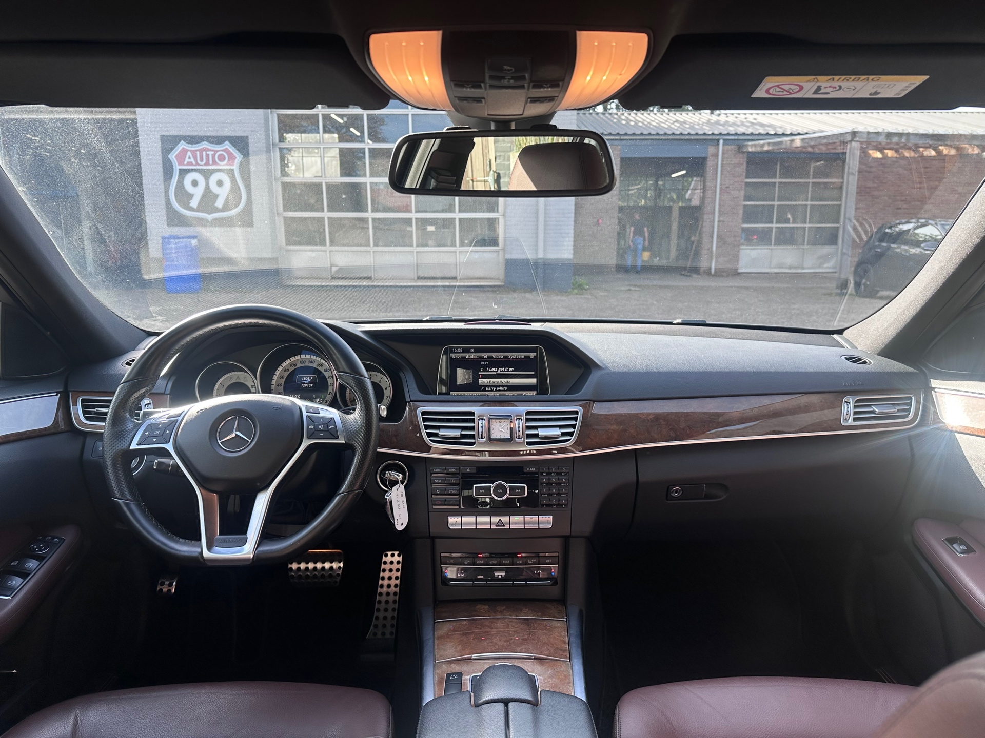 Foto van Mercedes-Benz E 200