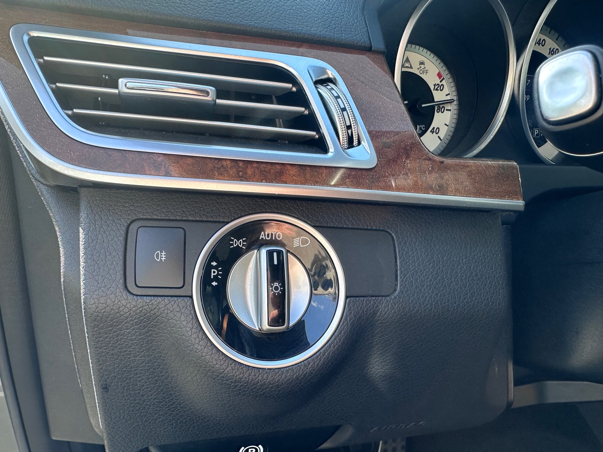 Foto van Mercedes-Benz E 200