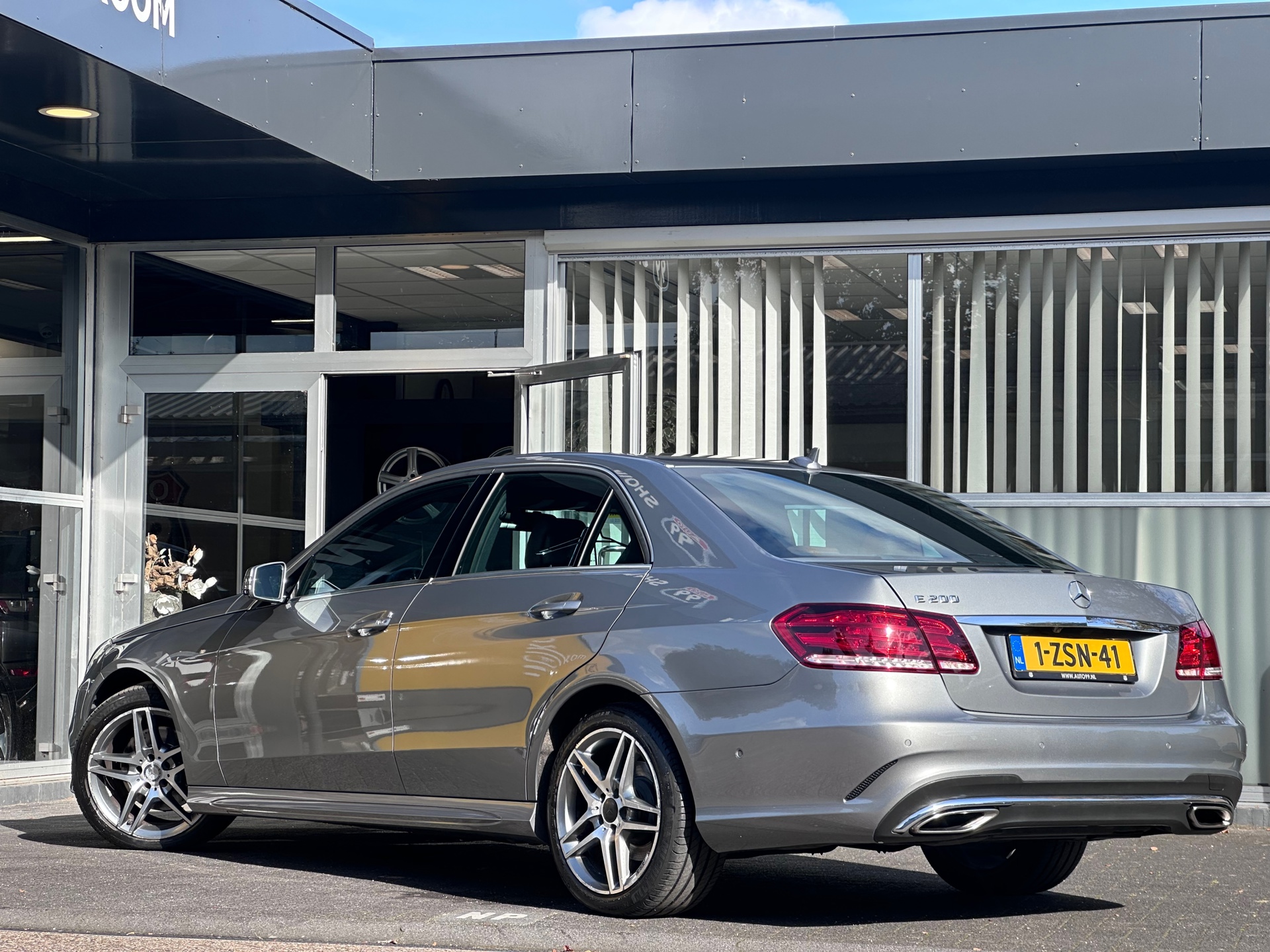 Foto van Mercedes-Benz E 200