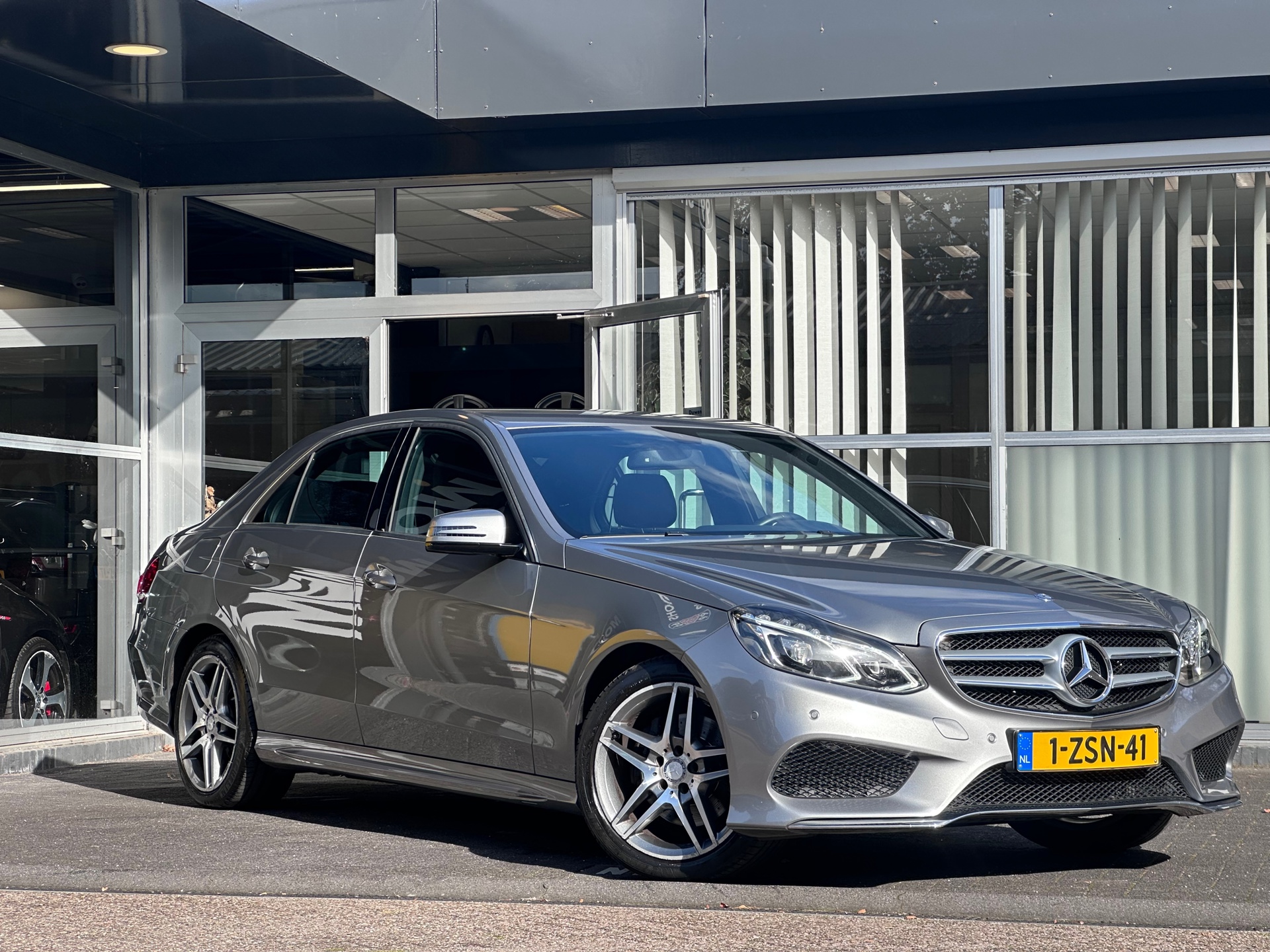 Foto van Mercedes-Benz E 200