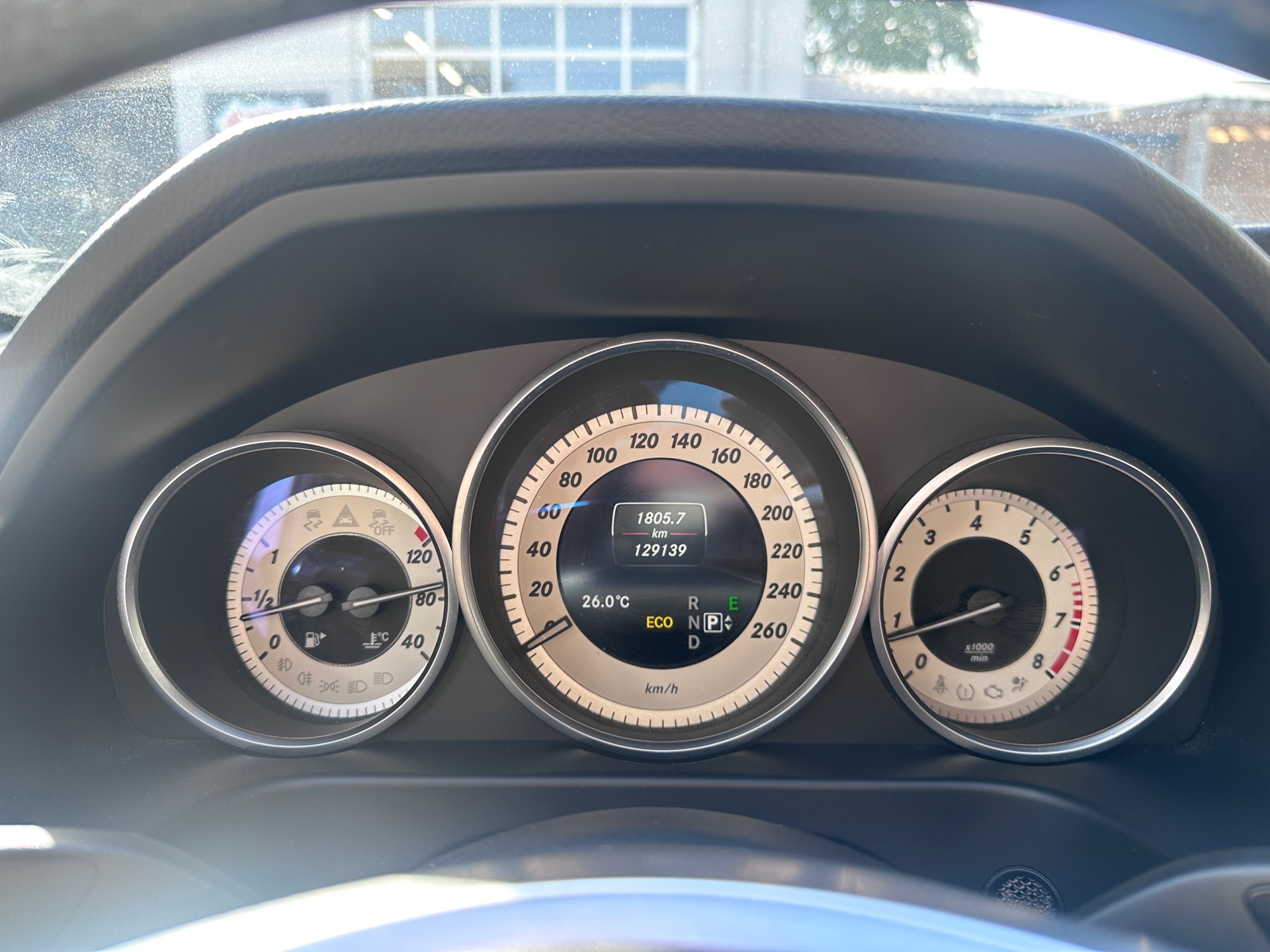 Foto van Mercedes-Benz E 200