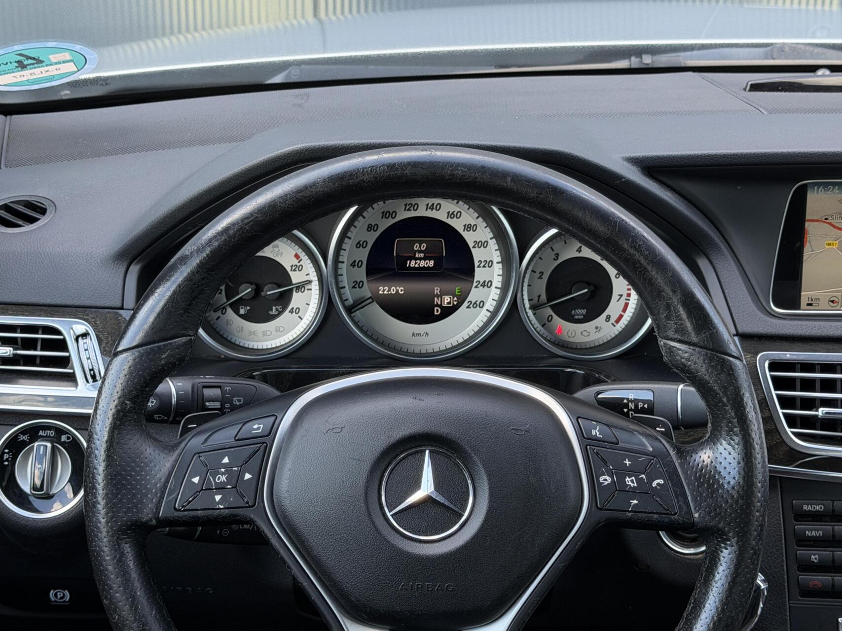 Foto van Mercedes-Benz E 200