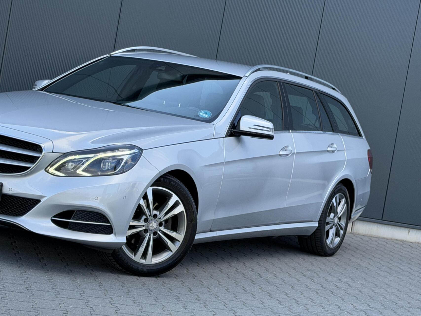 Foto van Mercedes-Benz E 200