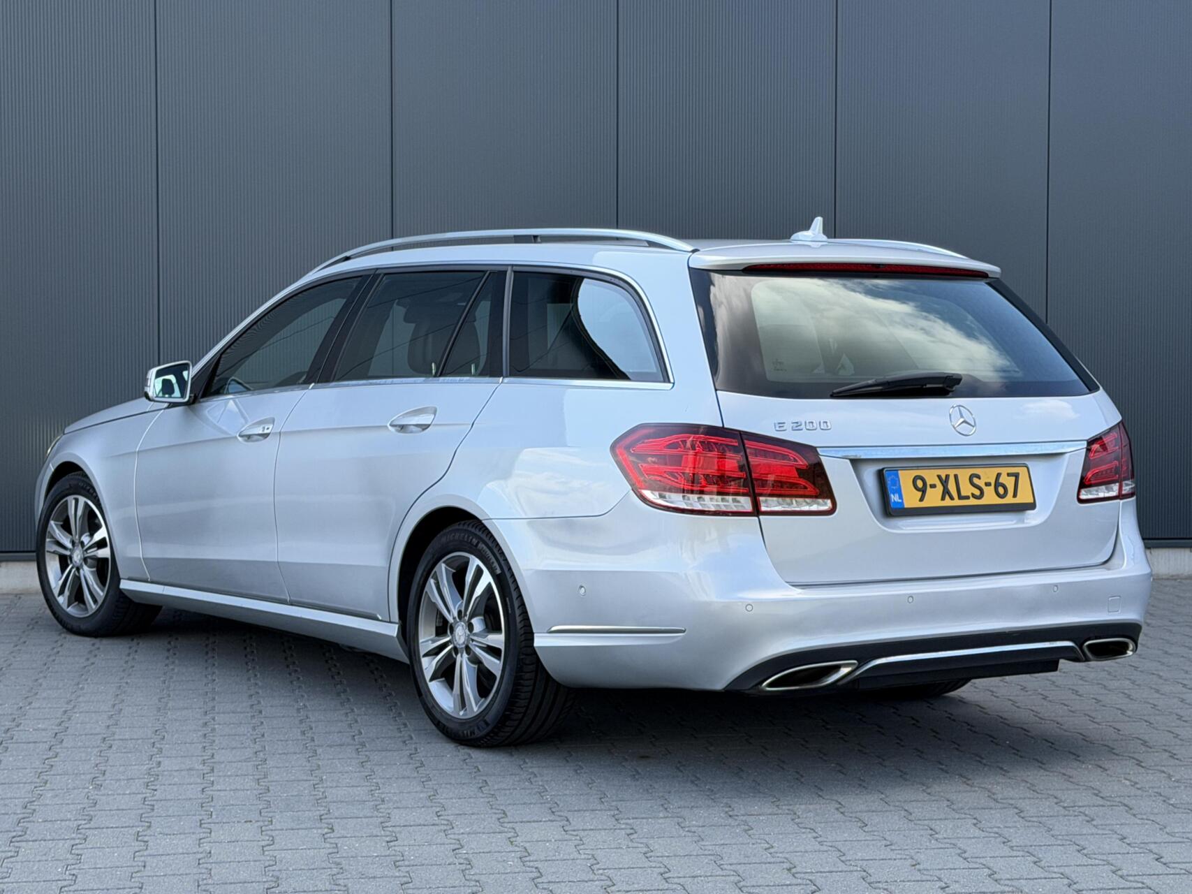 Foto van Mercedes-Benz E 200