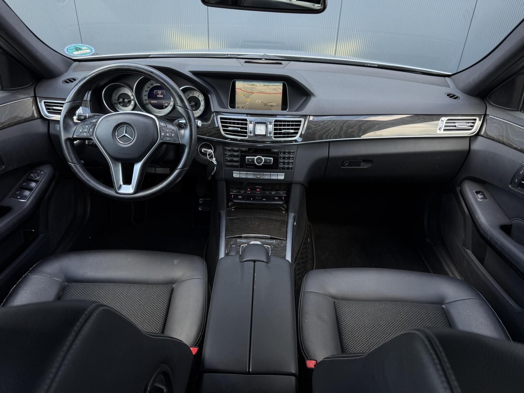 Foto van Mercedes-Benz E 200