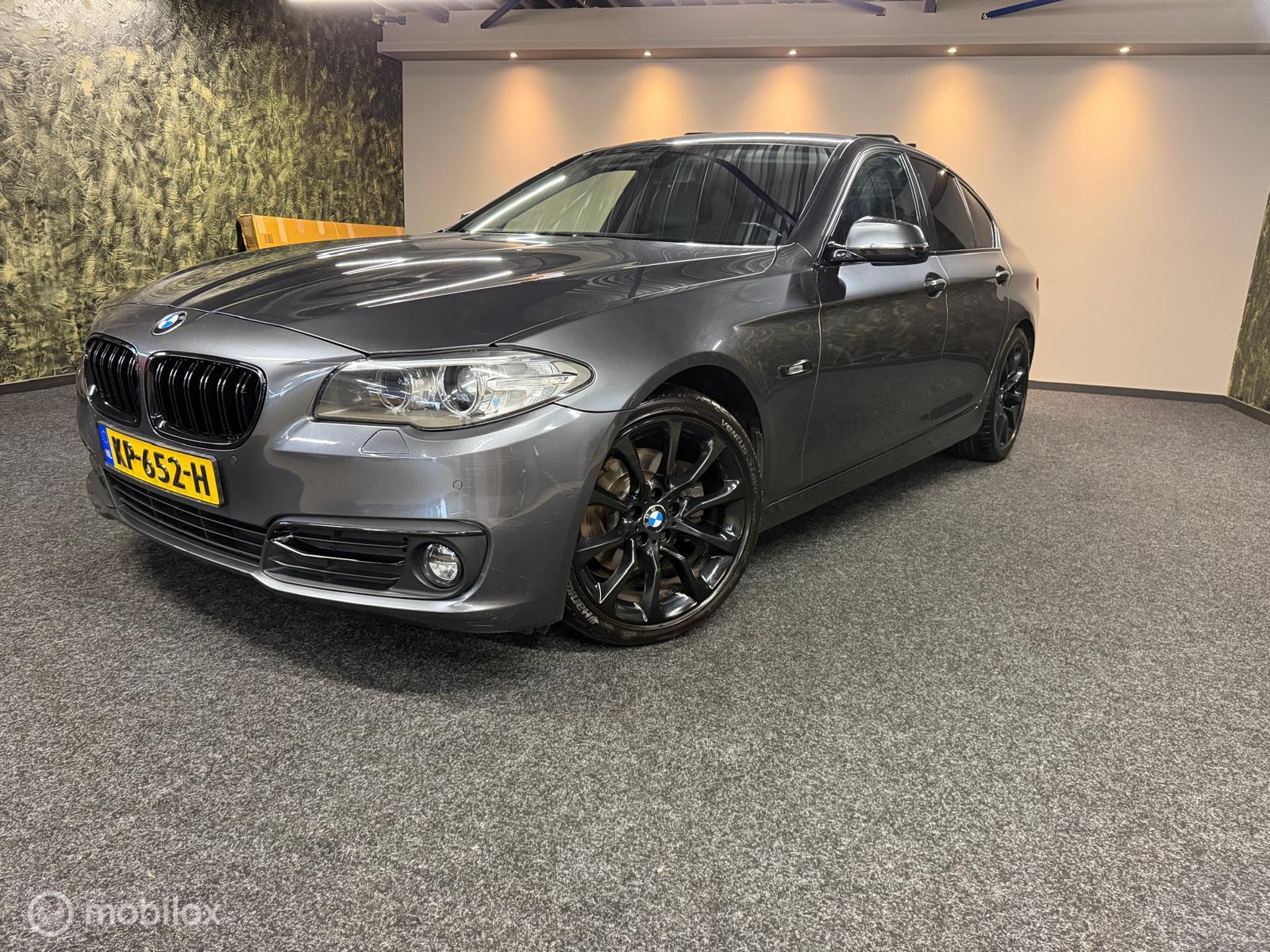 BMW 5-serie 520i Luxury Ed. 2016 - voorkant