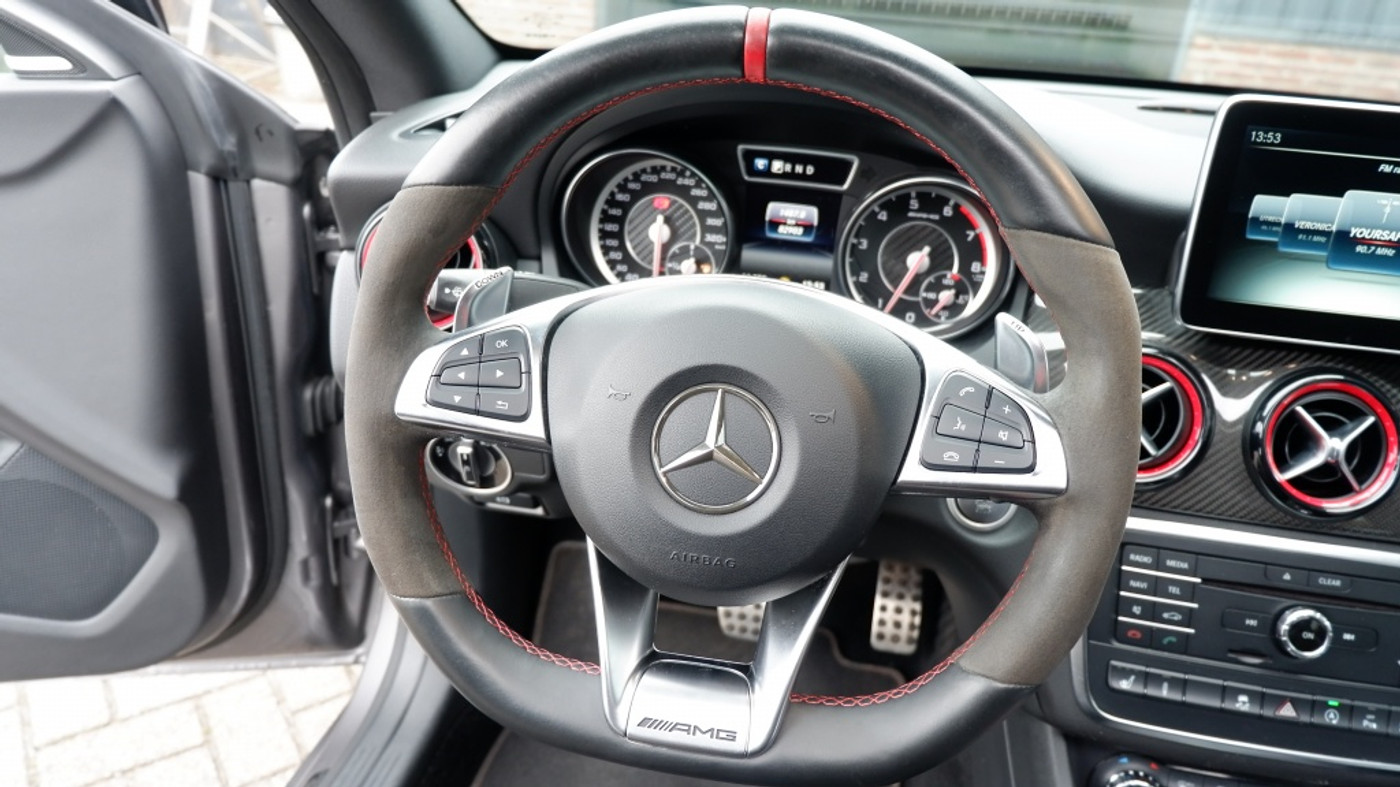 Foto van Mercedes-Benz AMG Cla 45