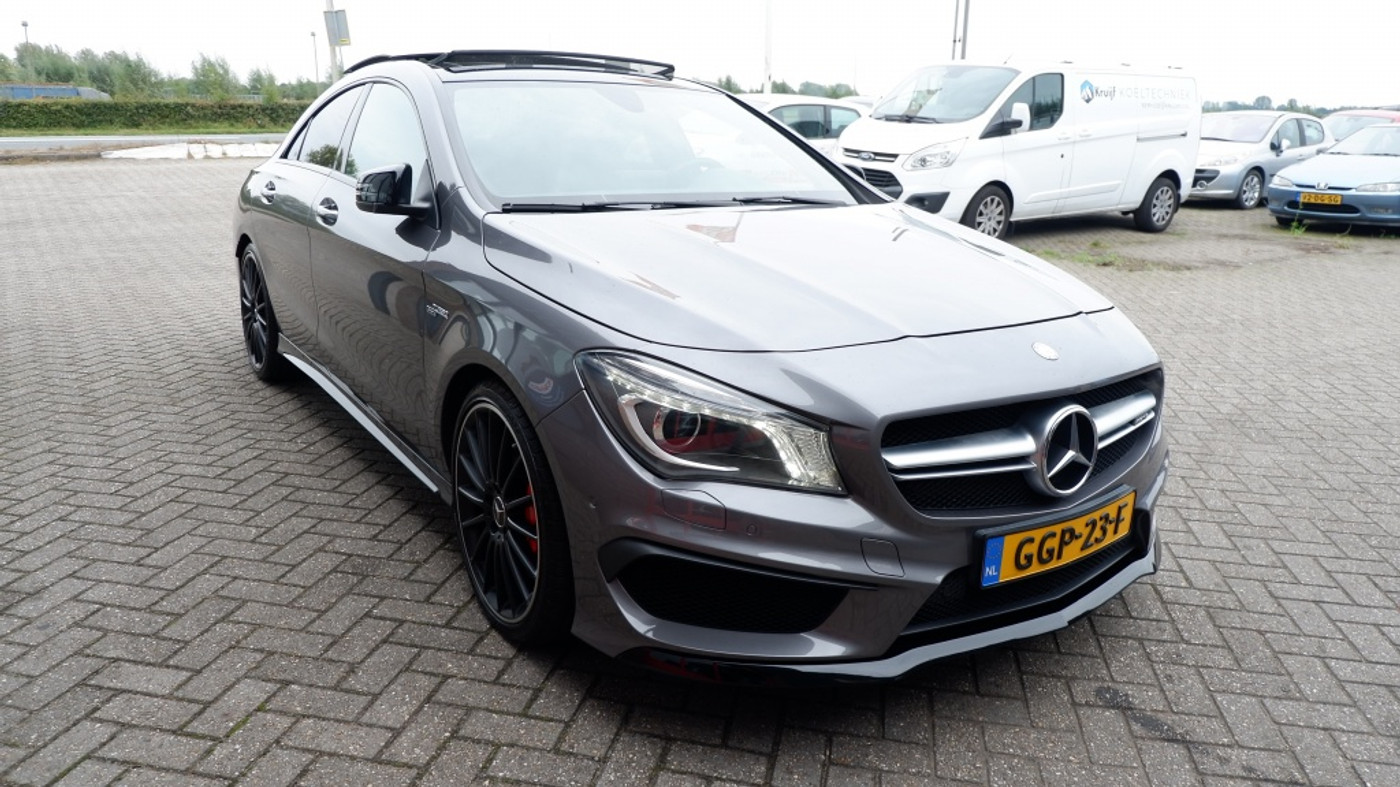Foto van Mercedes-Benz AMG Cla 45