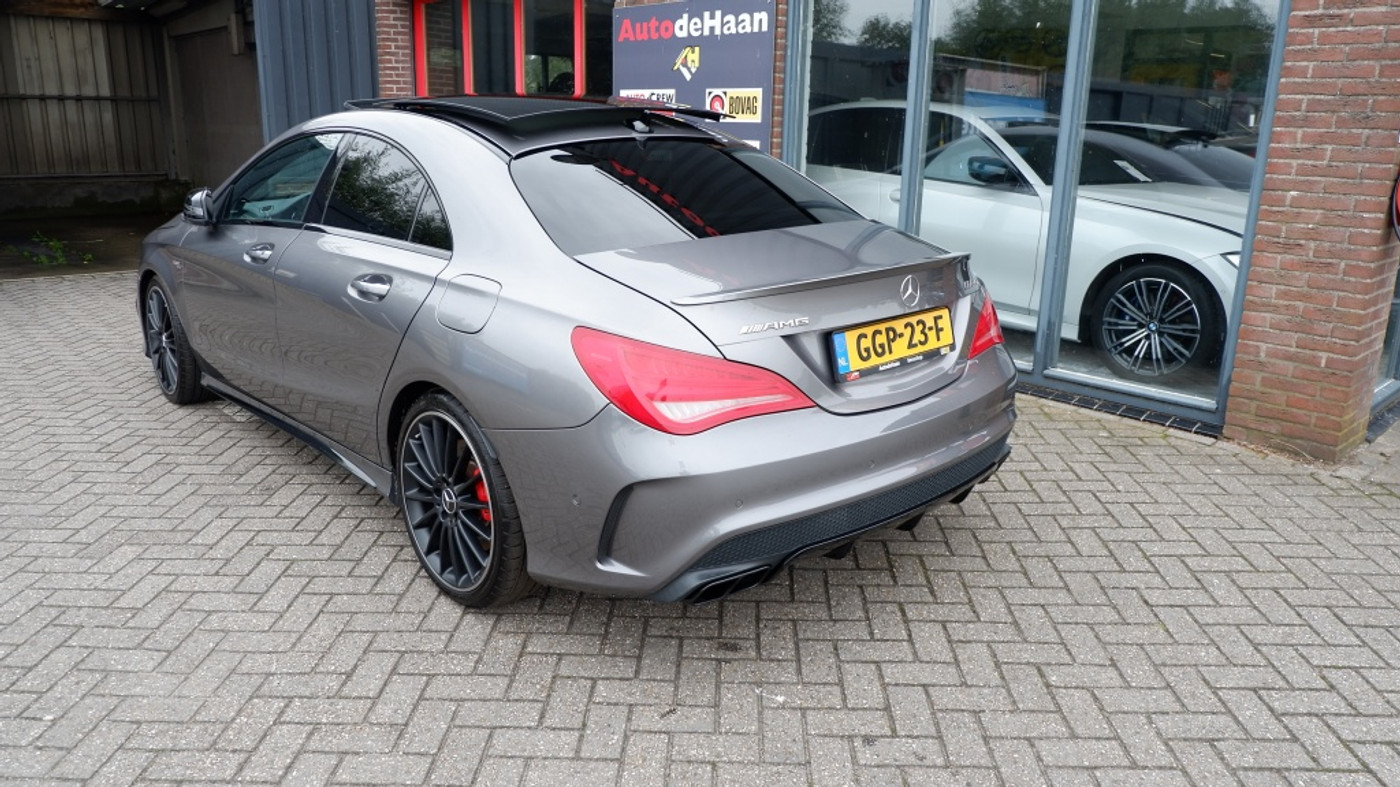 Foto van Mercedes-Benz AMG Cla 45