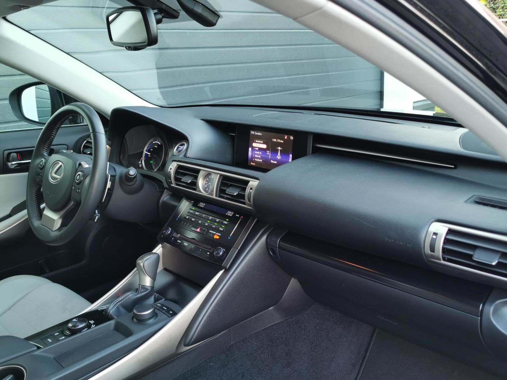 Foto van Lexus Lexus Is300h