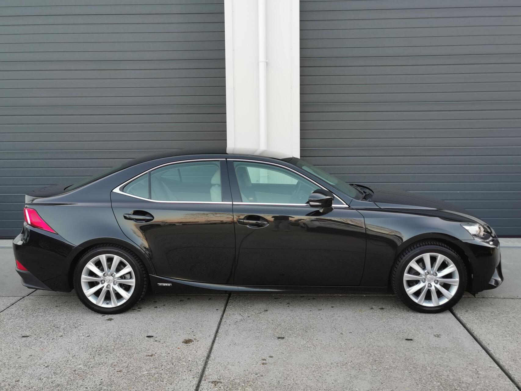 Foto van Lexus Lexus Is300h
