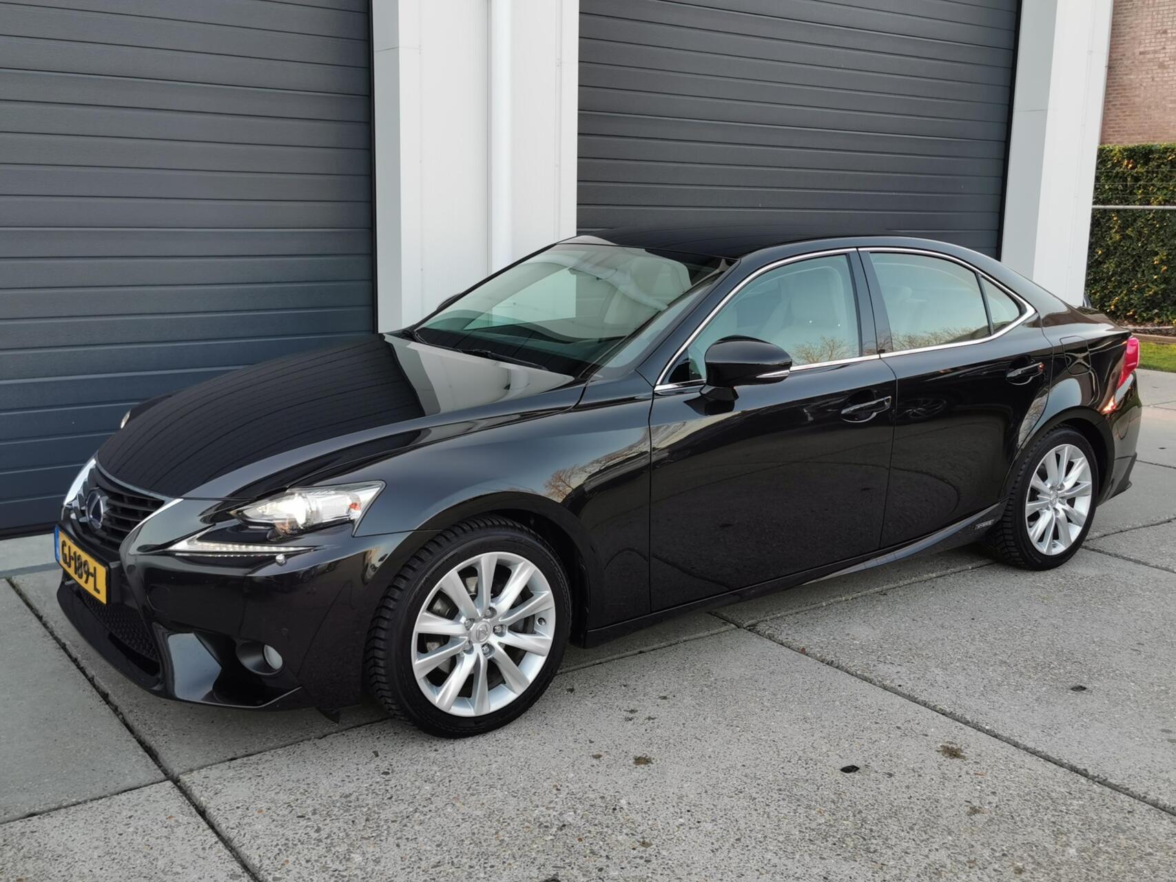 Foto van Lexus Lexus Is300h