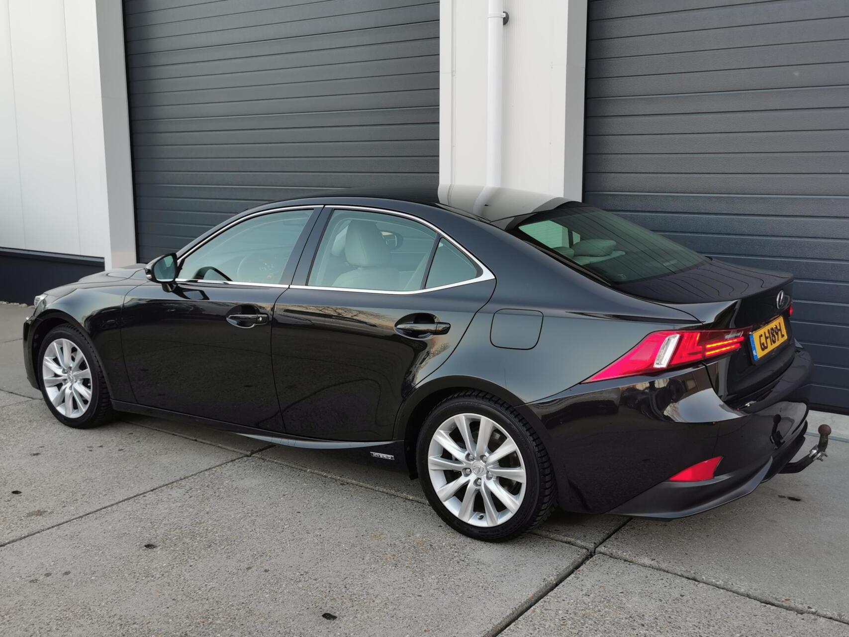 Foto van Lexus Lexus Is300h