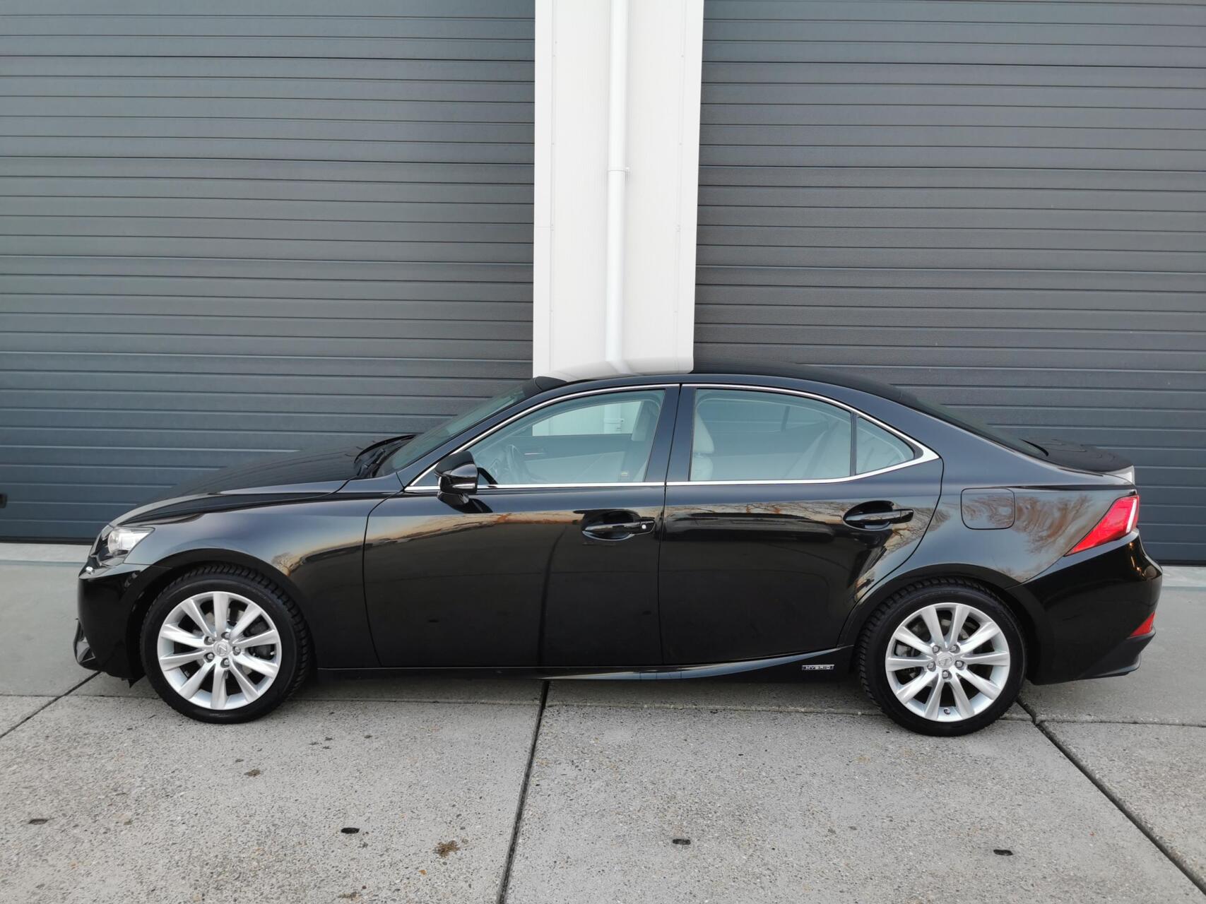 Foto van Lexus Lexus Is300h
