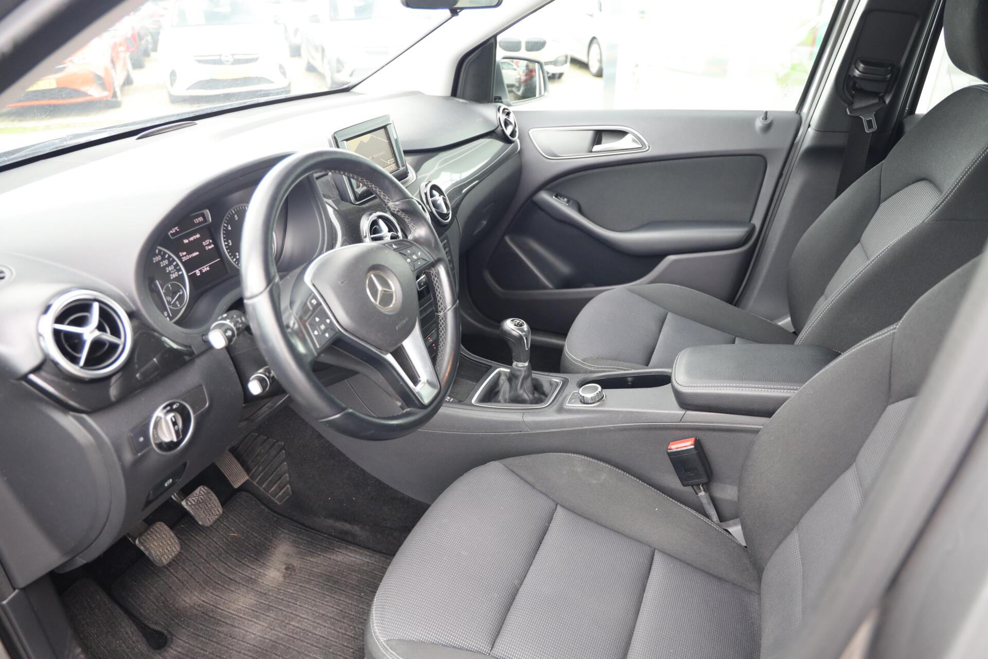 Foto van Mercedes-Benz B 200