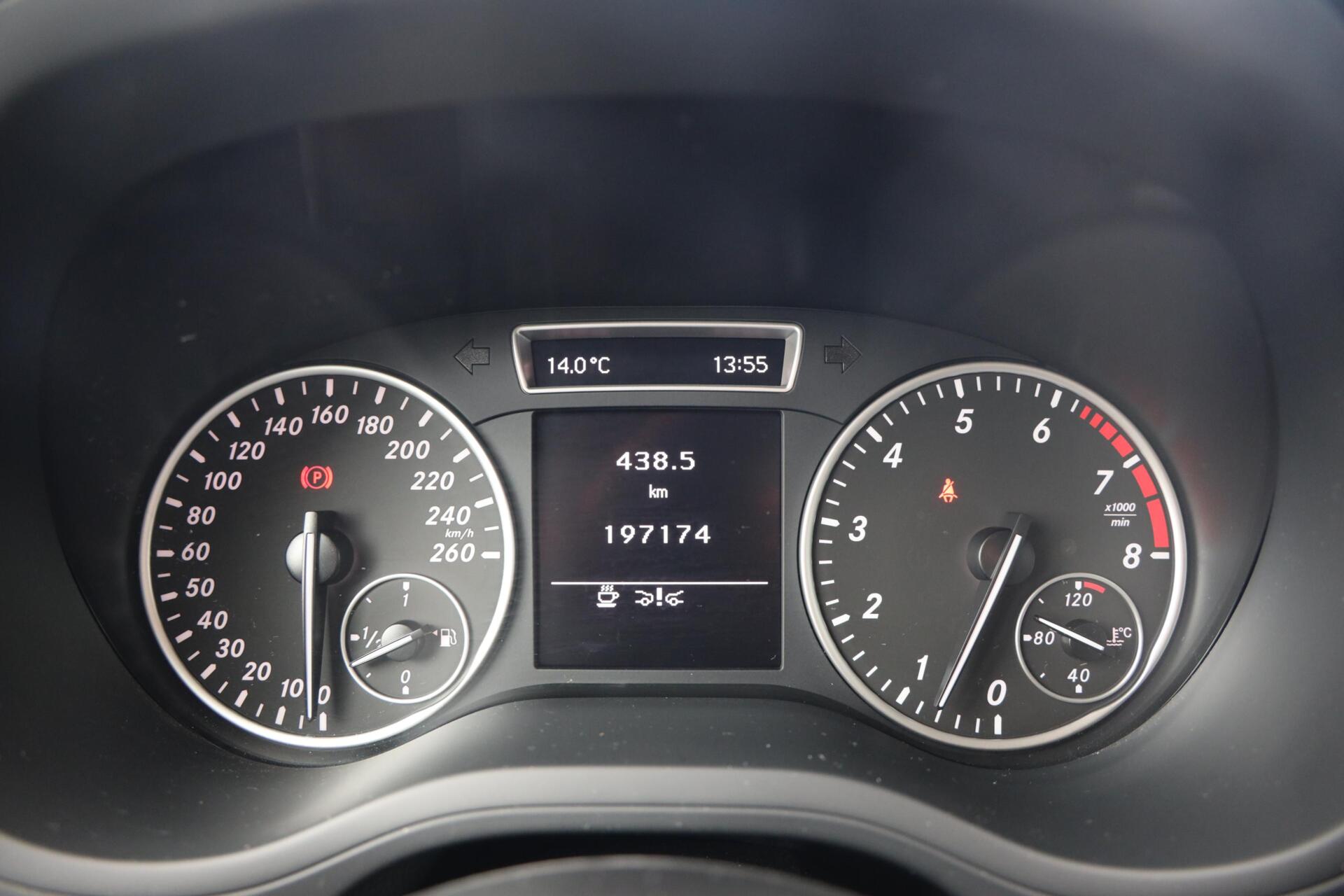 Foto van Mercedes-Benz B 200