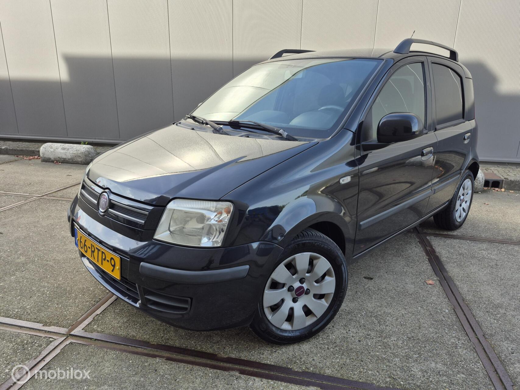 Fiat Fiat Panda 1.2 Edizione Cool Airco / Carplay / Parkeersensor 2011 - voorkant