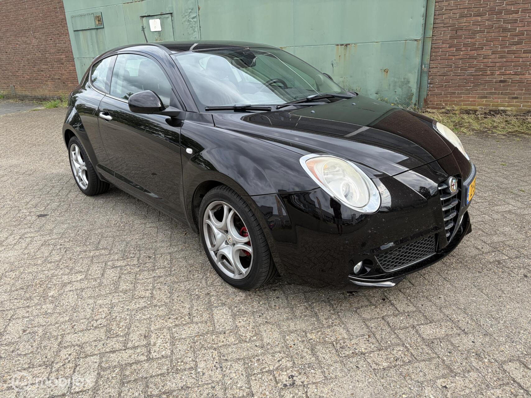 Alfa Romeo Alfa Mito 0.9 TwinAir Distinctive 2013 - voorkant
