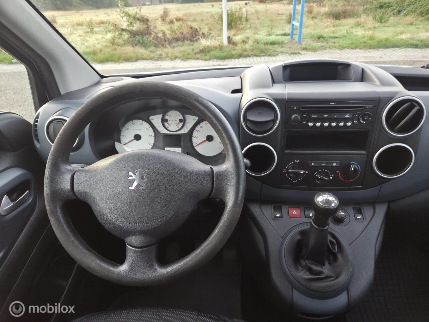 Foto van Peugeot Partner