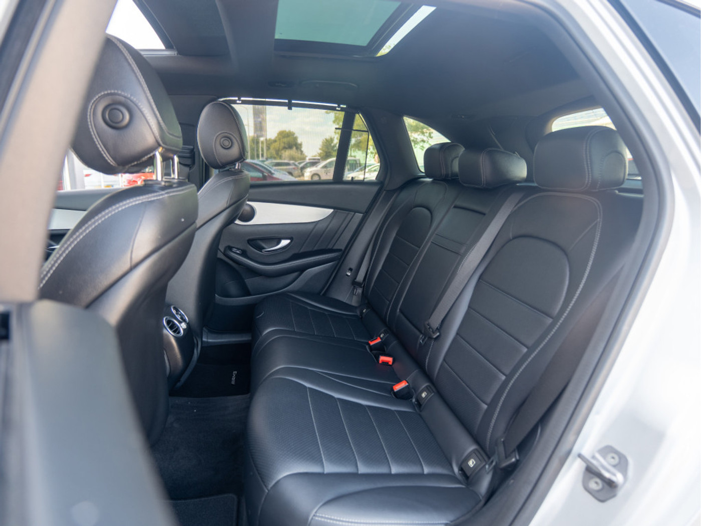 Foto van Mercedes-Benz GLC 350 E 4Matic